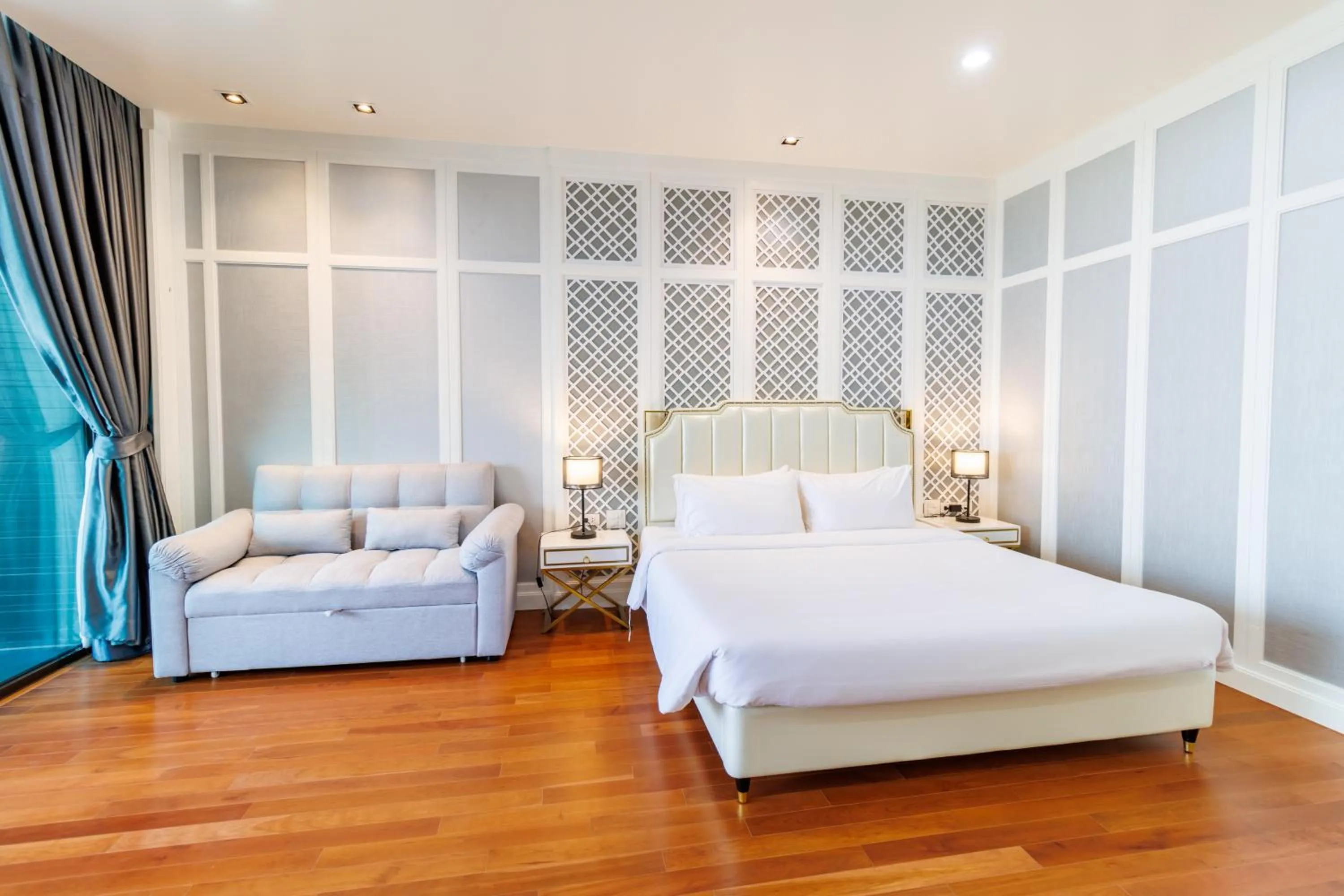 Bed in Sea Sand Sun Hua Hin by JC Kevin Hotel & Resort