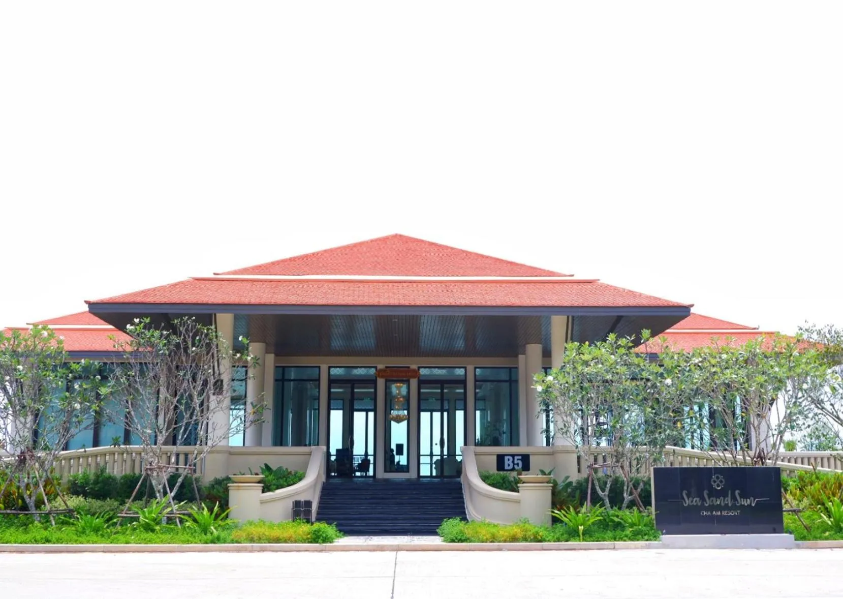 Property building in Sea Sand Sun Hua Hin by JC Kevin Hotel & Resort