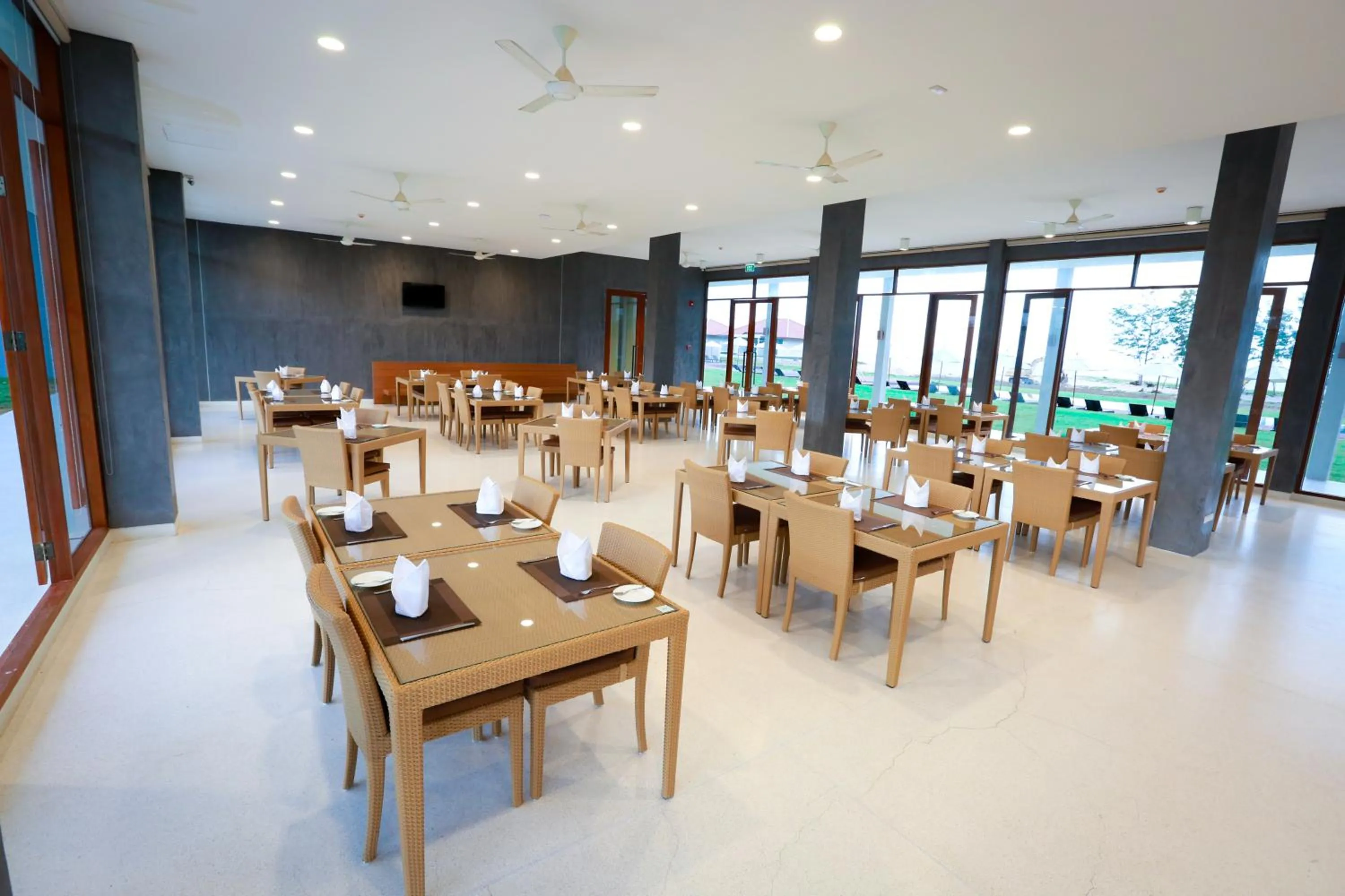 Restaurant/places to eat in Sea Sand Sun Hua Hin by JC Kevin Hotel & Resort