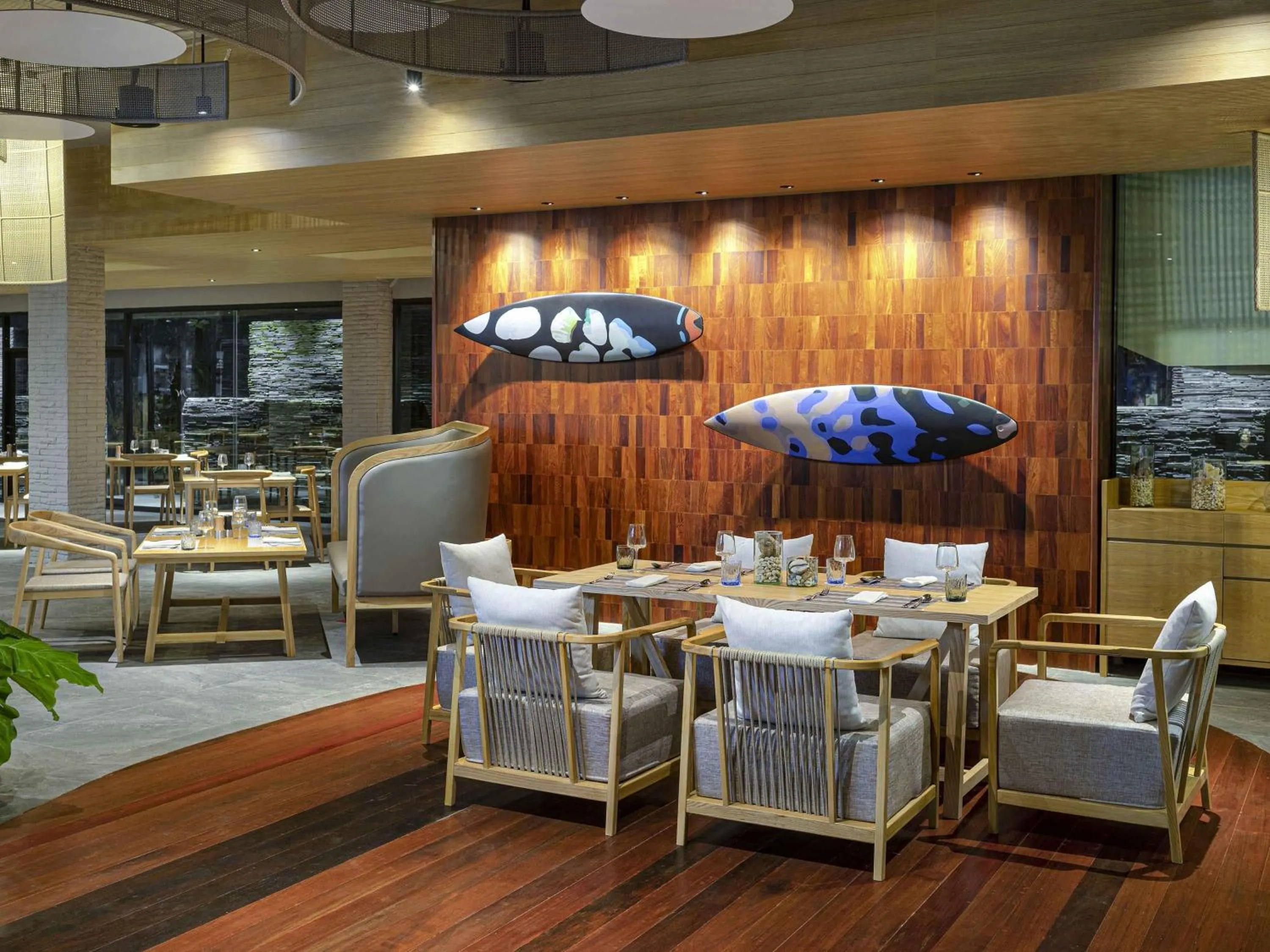 Restaurant/places to eat in Mercure Rayong Lomtalay Villas & Resort