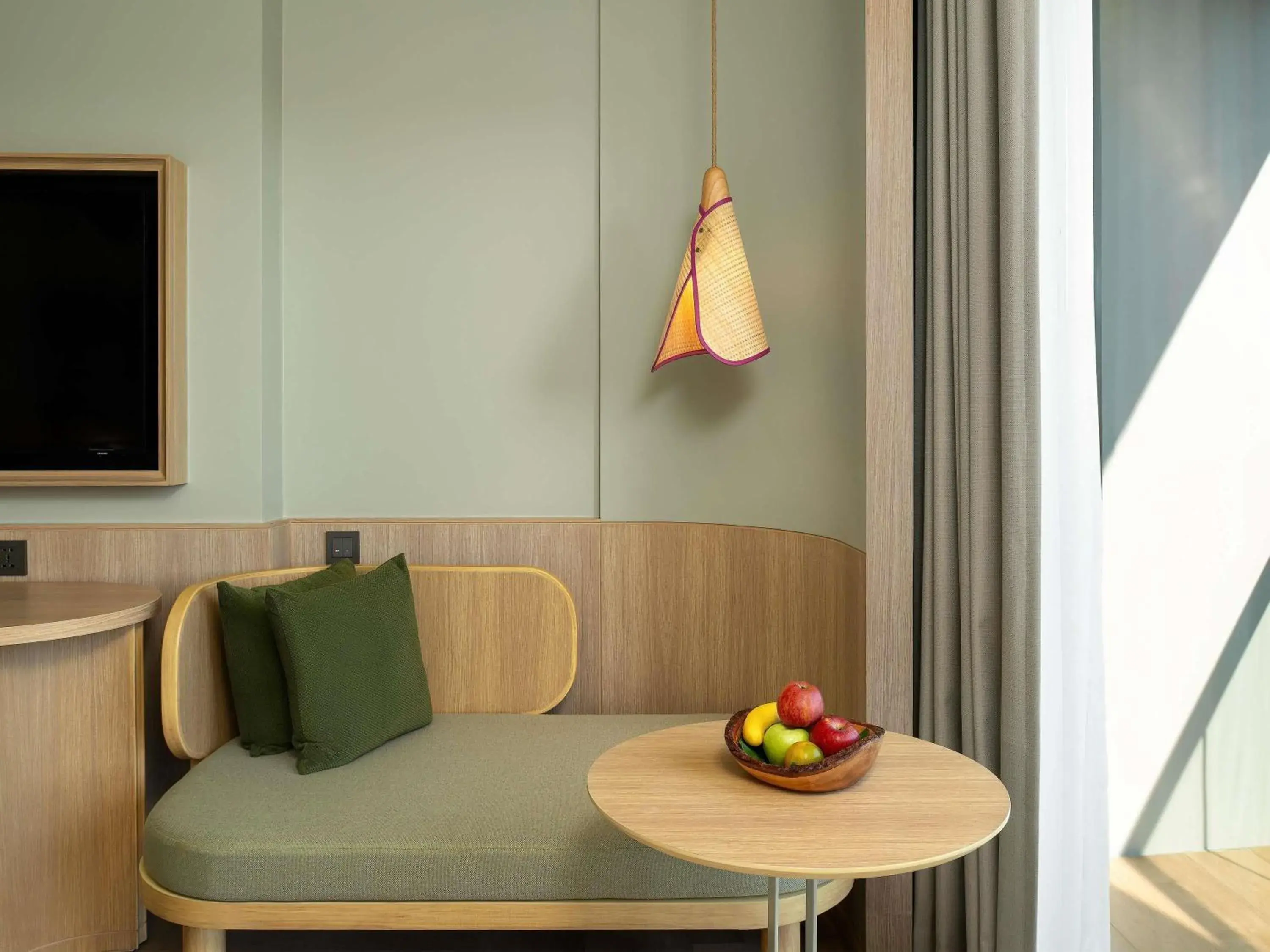 Superior Twin Room with Balcony in Mercure Rayong Lomtalay Villas & Resort Superior Twin Room with Balcony in Mercure Rayong Lomtalay Villas & Resort