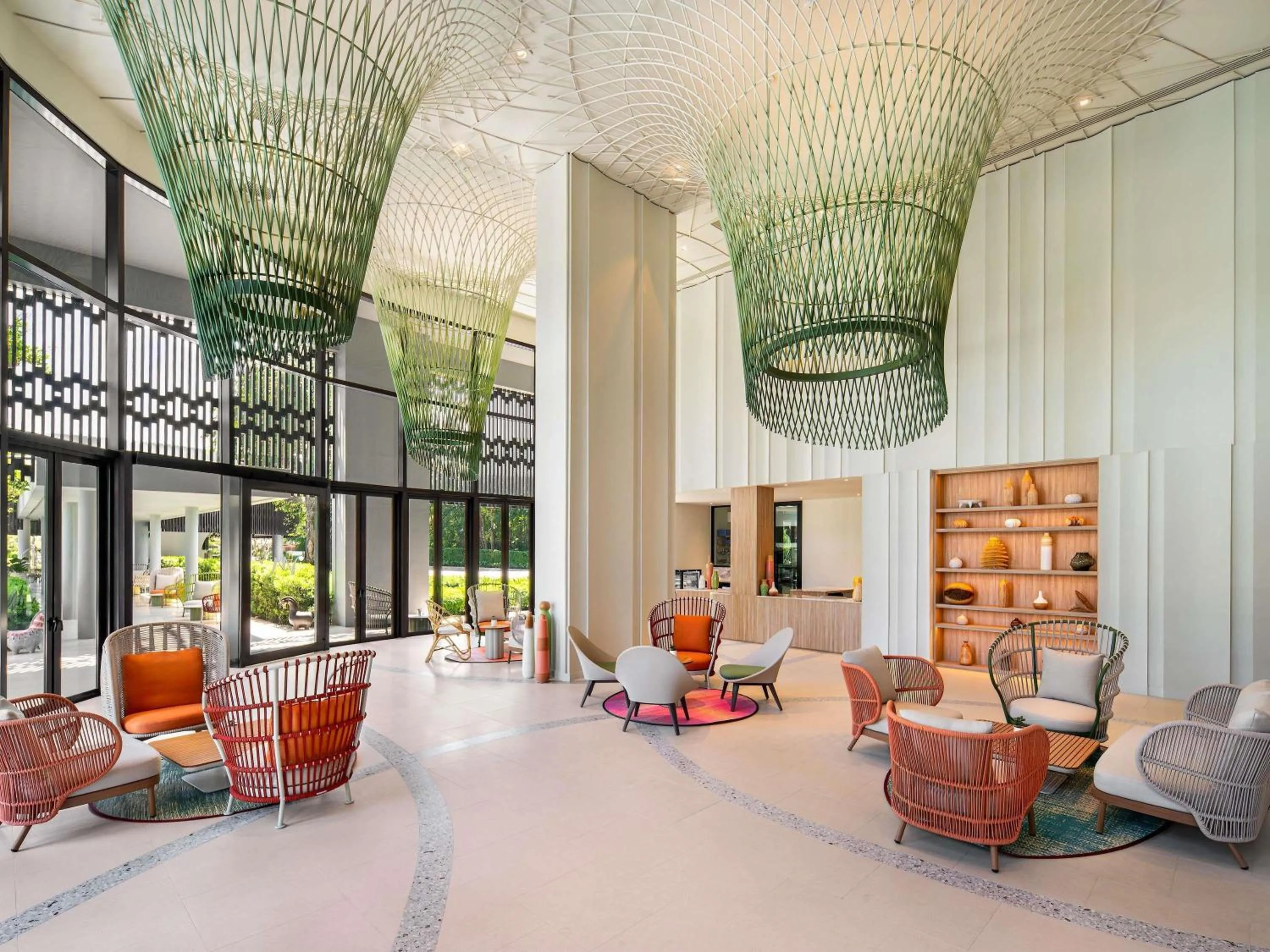 Lounge or bar in Mercure Rayong Lomtalay Villas & Resort