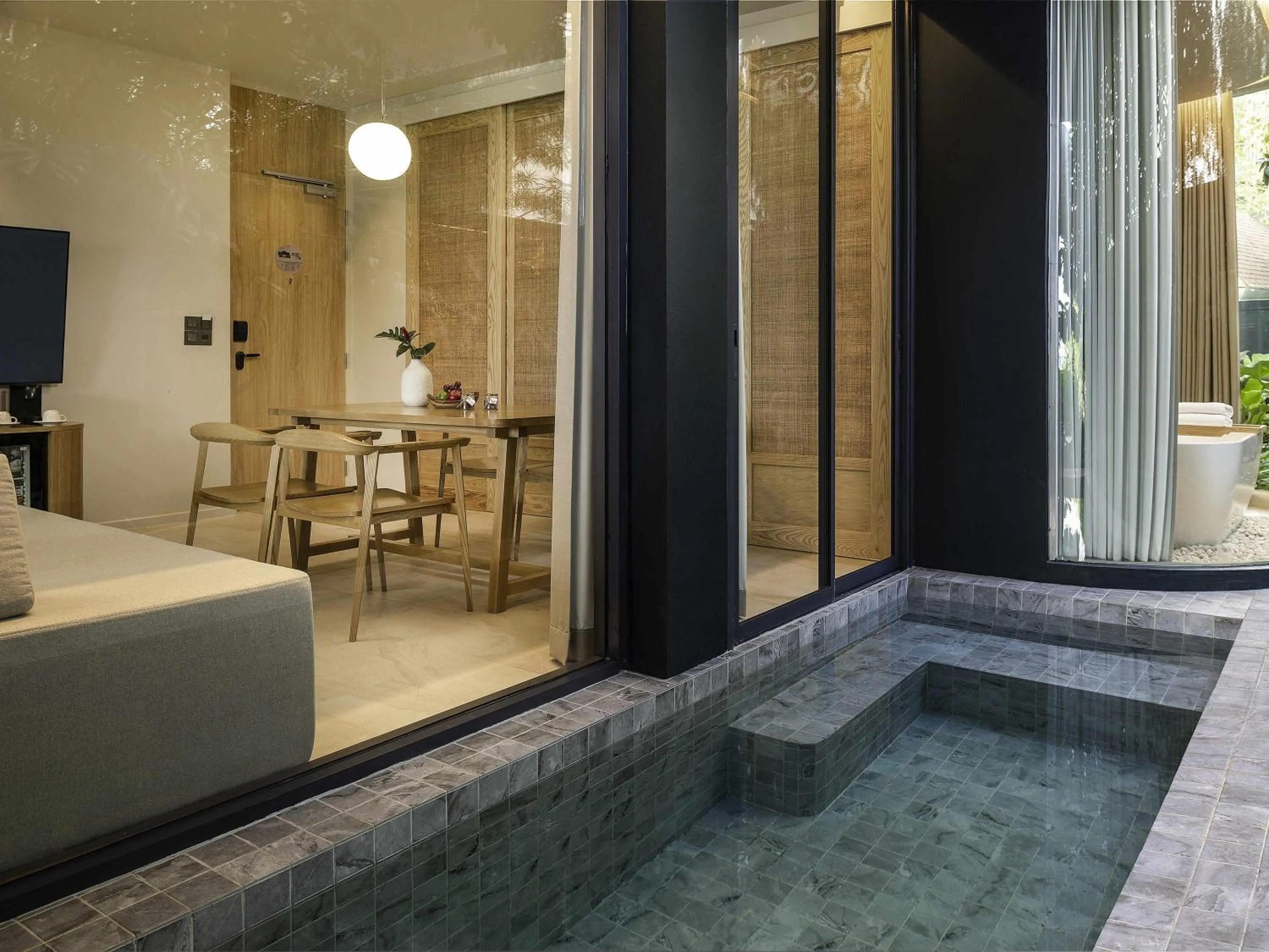 Bedroom, Bed in Mercure Rayong Lomtalay Villas & Resort