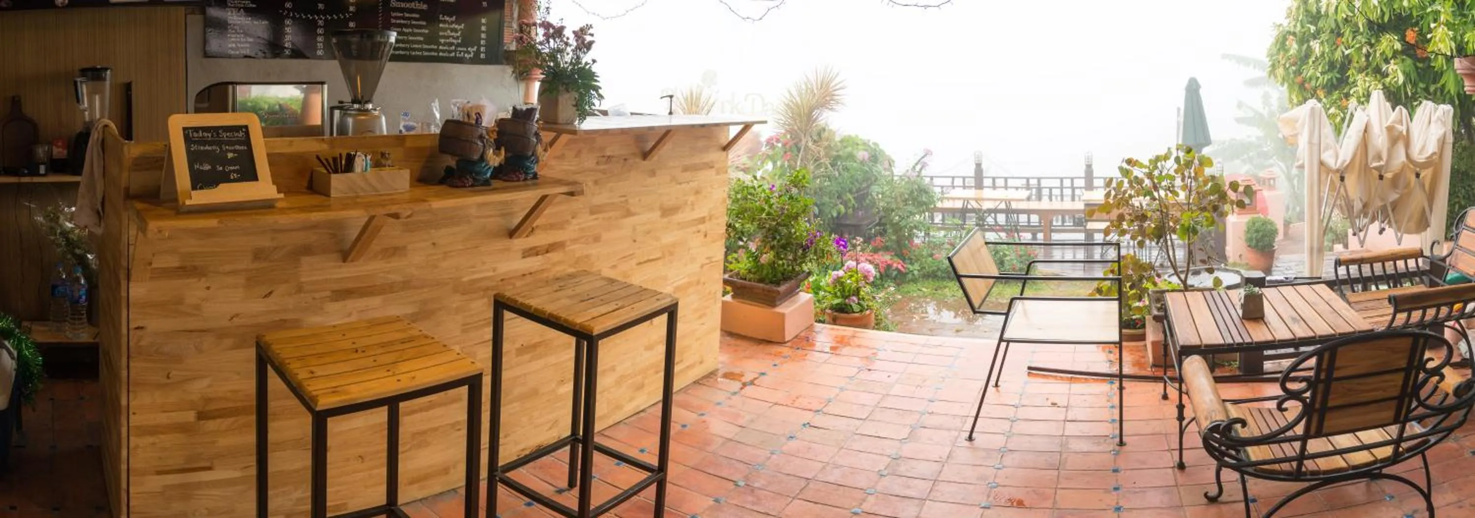 Lounge or bar in Phumorkdao Resort