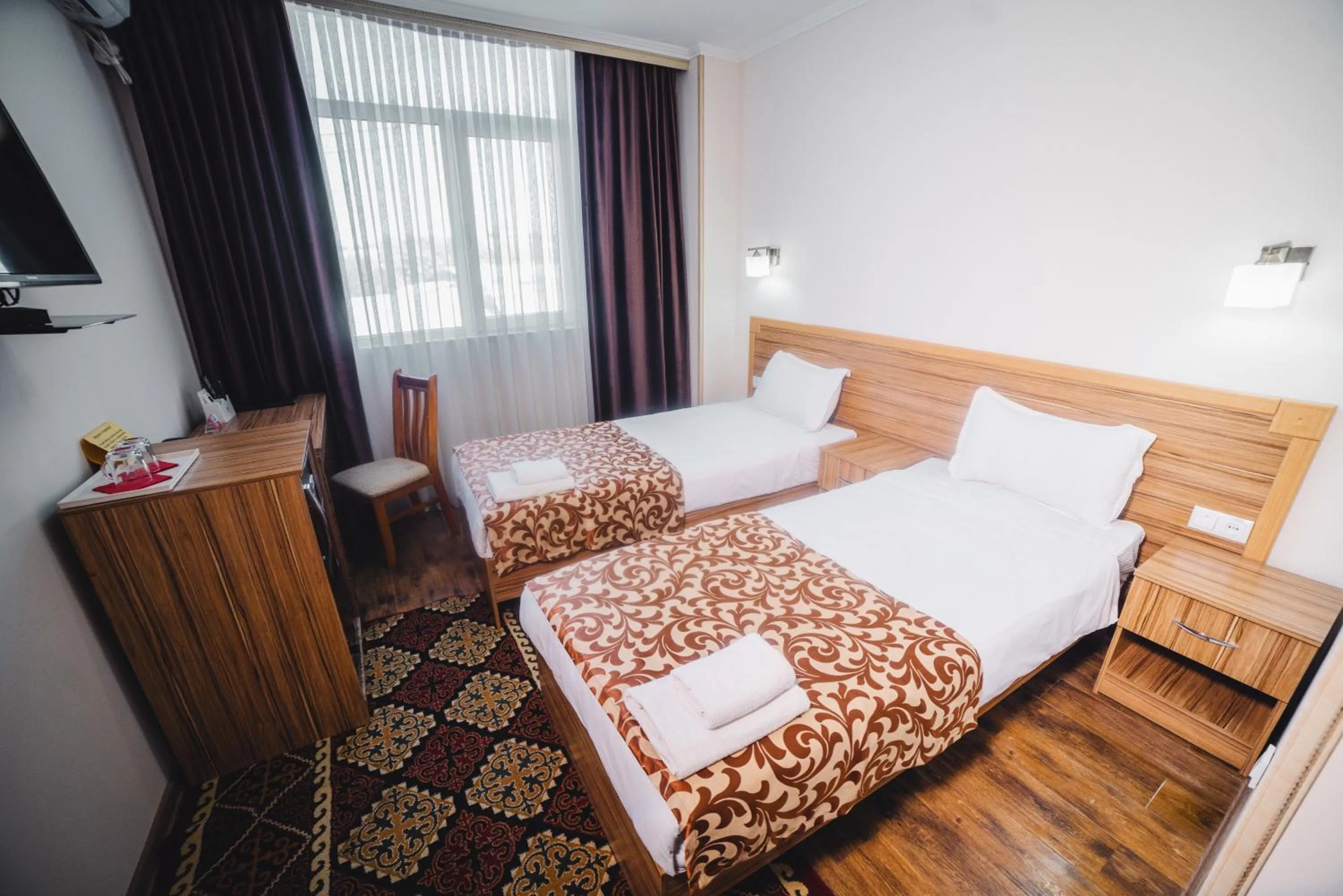 Photo of the whole room, Bed in Sunrise Osh