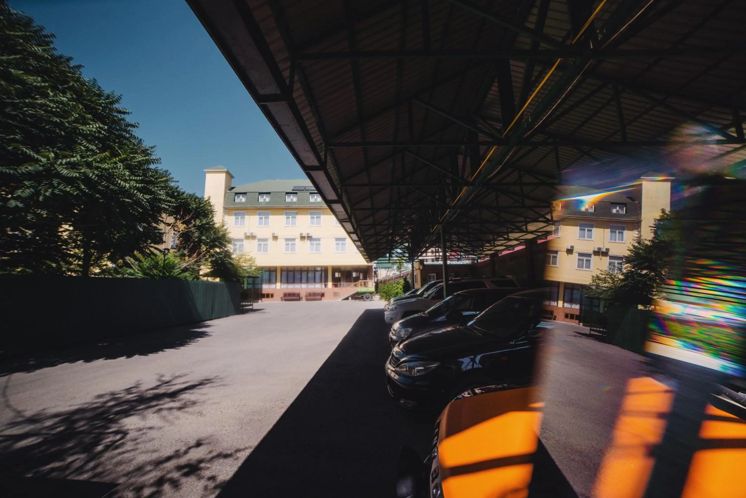 Facade/entrance in Sunrise Osh