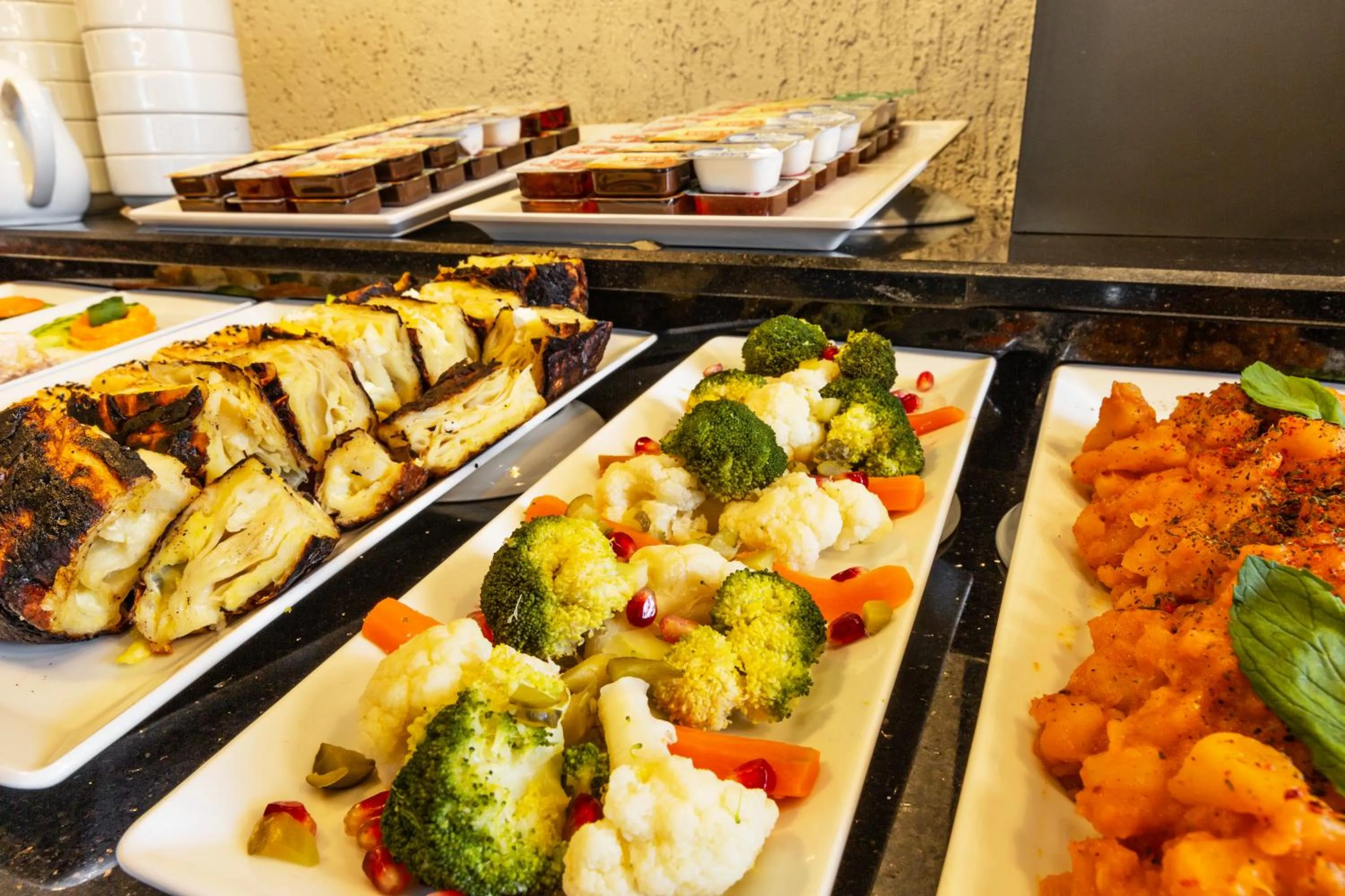 Restaurant/places to eat in NEHİR OTEL