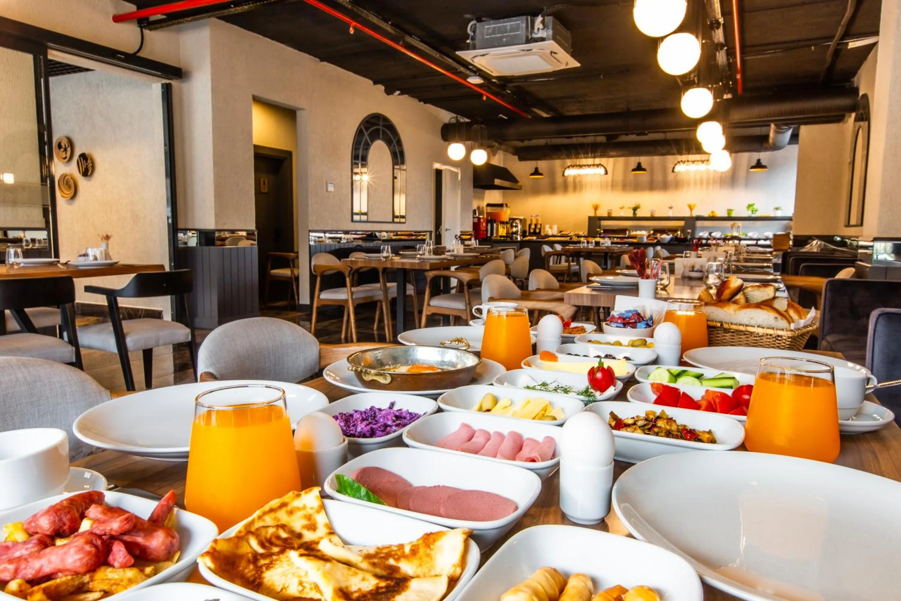 Restaurant/places to eat in NEHİR OTEL