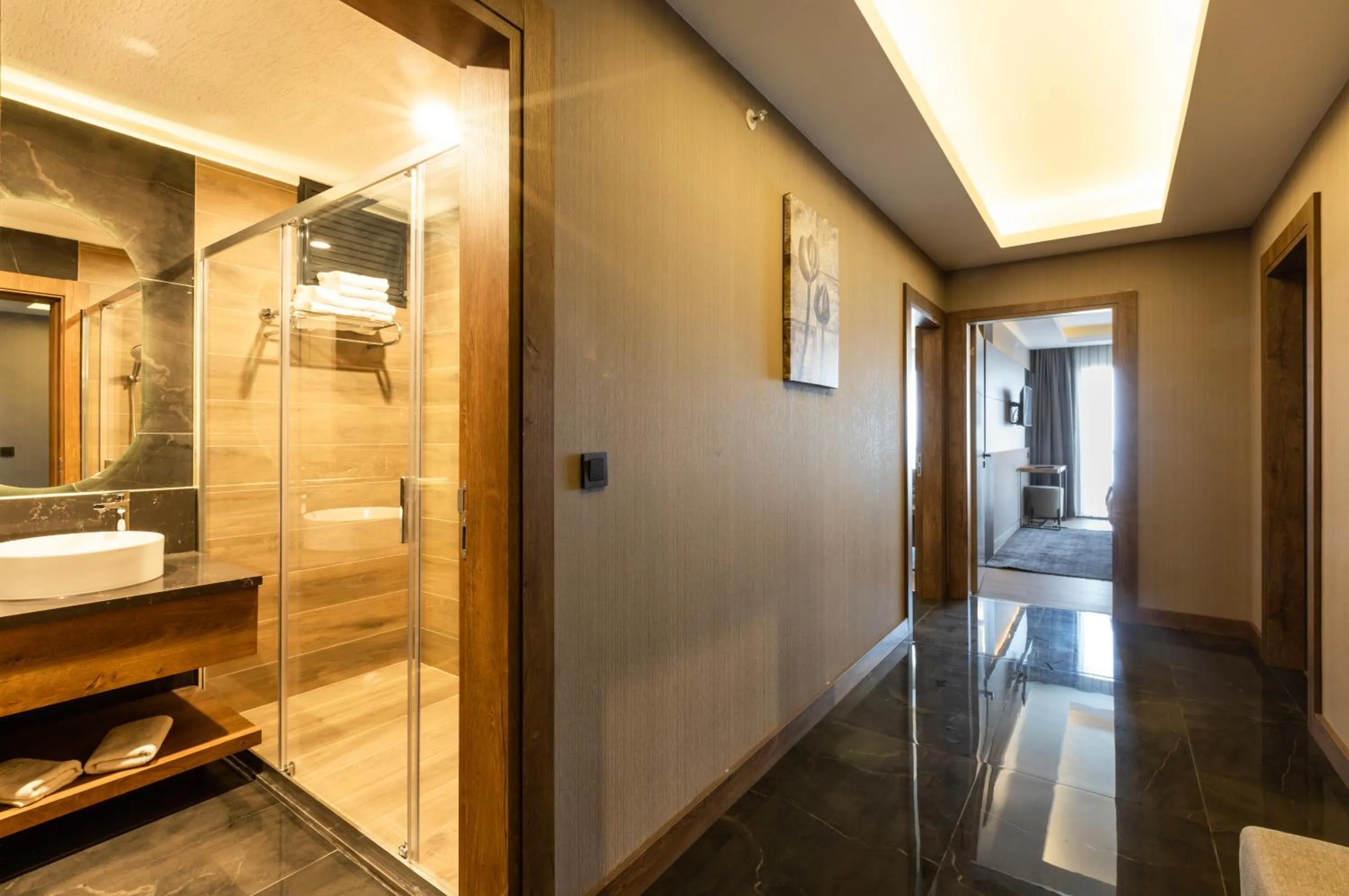 Shower in NEHİR OTEL