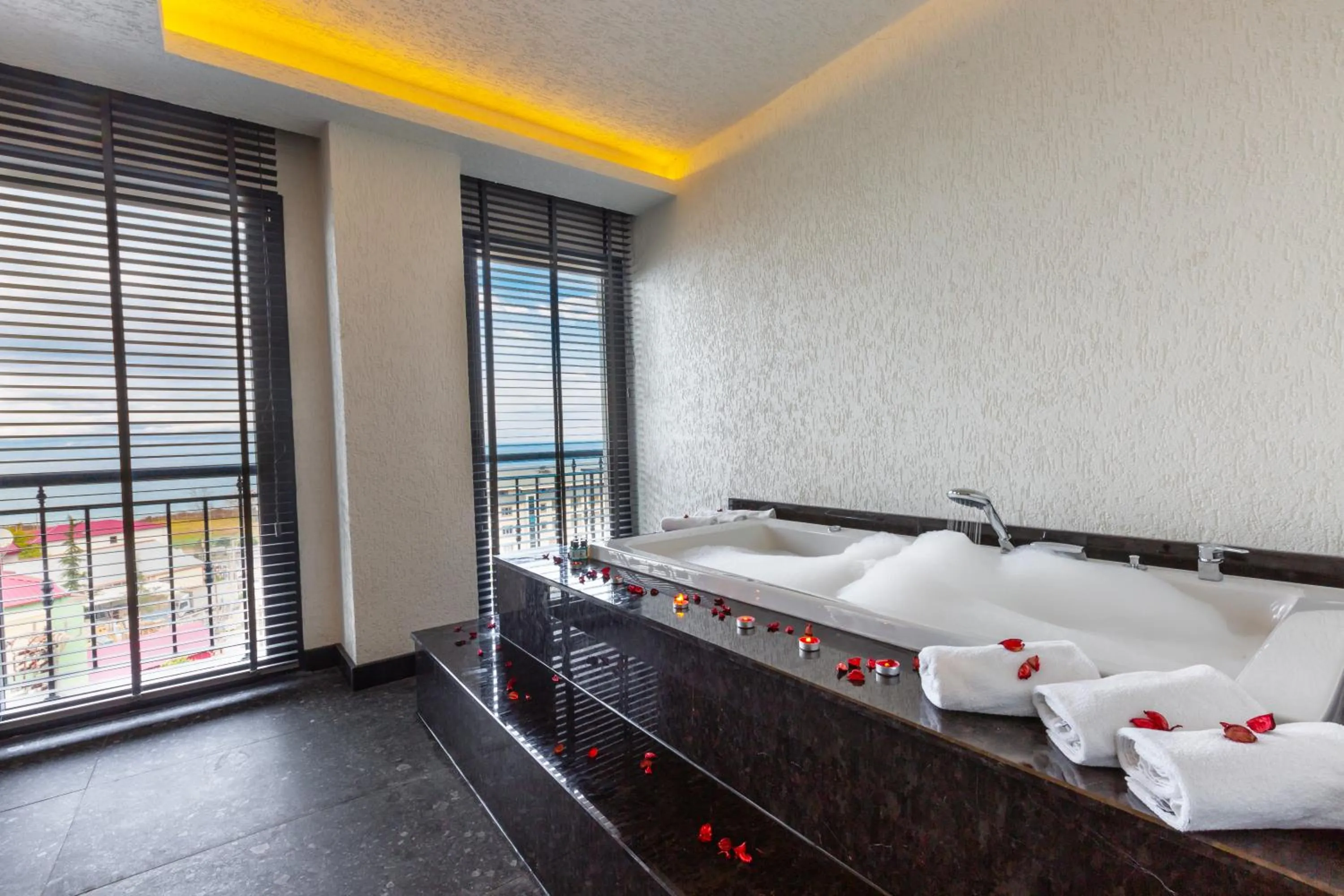 Bathroom, Bed in NEHİR OTEL
