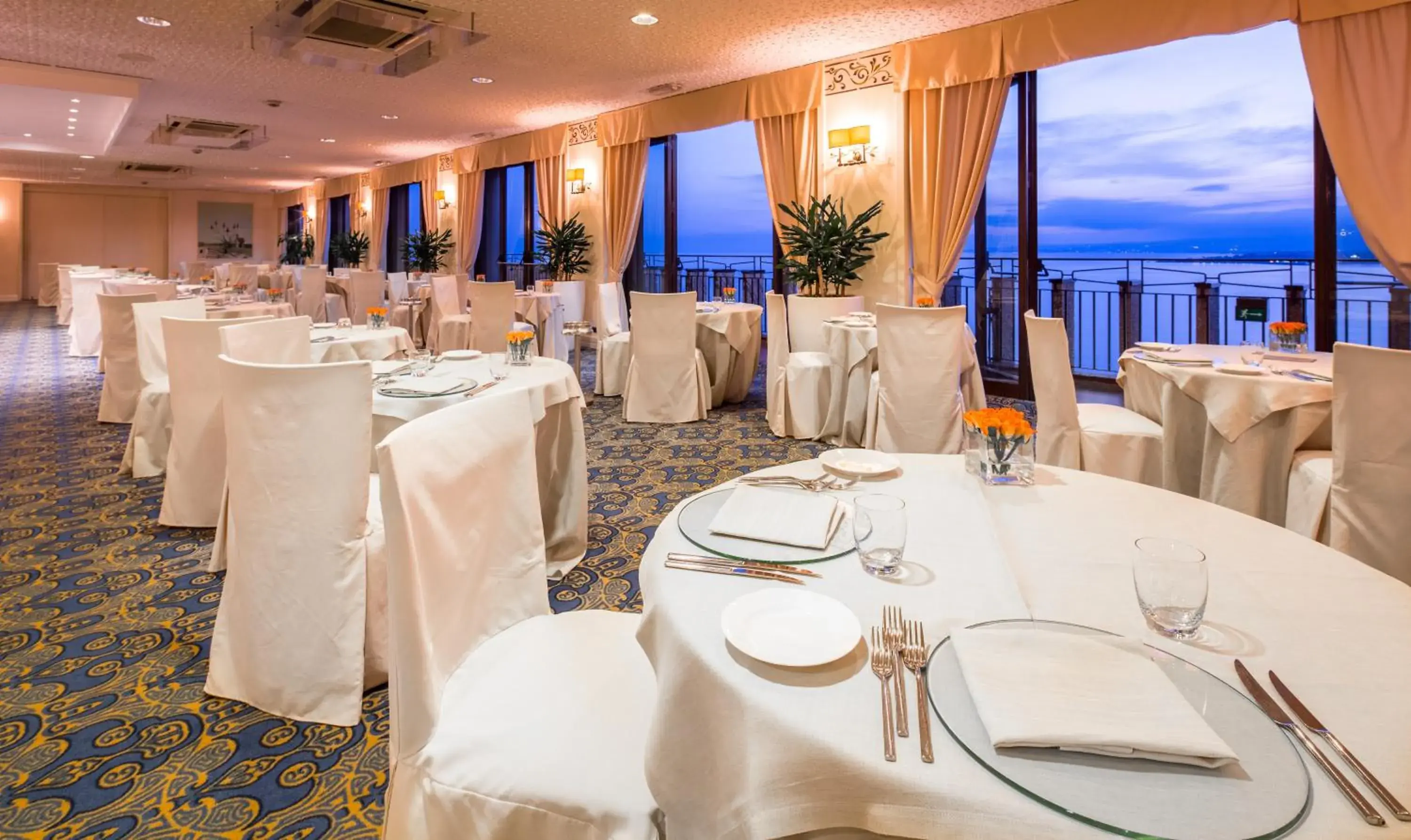 Restaurant/places to eat in UNA Hotels Capotaormina Restaurant/places to eat in UNA Hotels Capotaormina