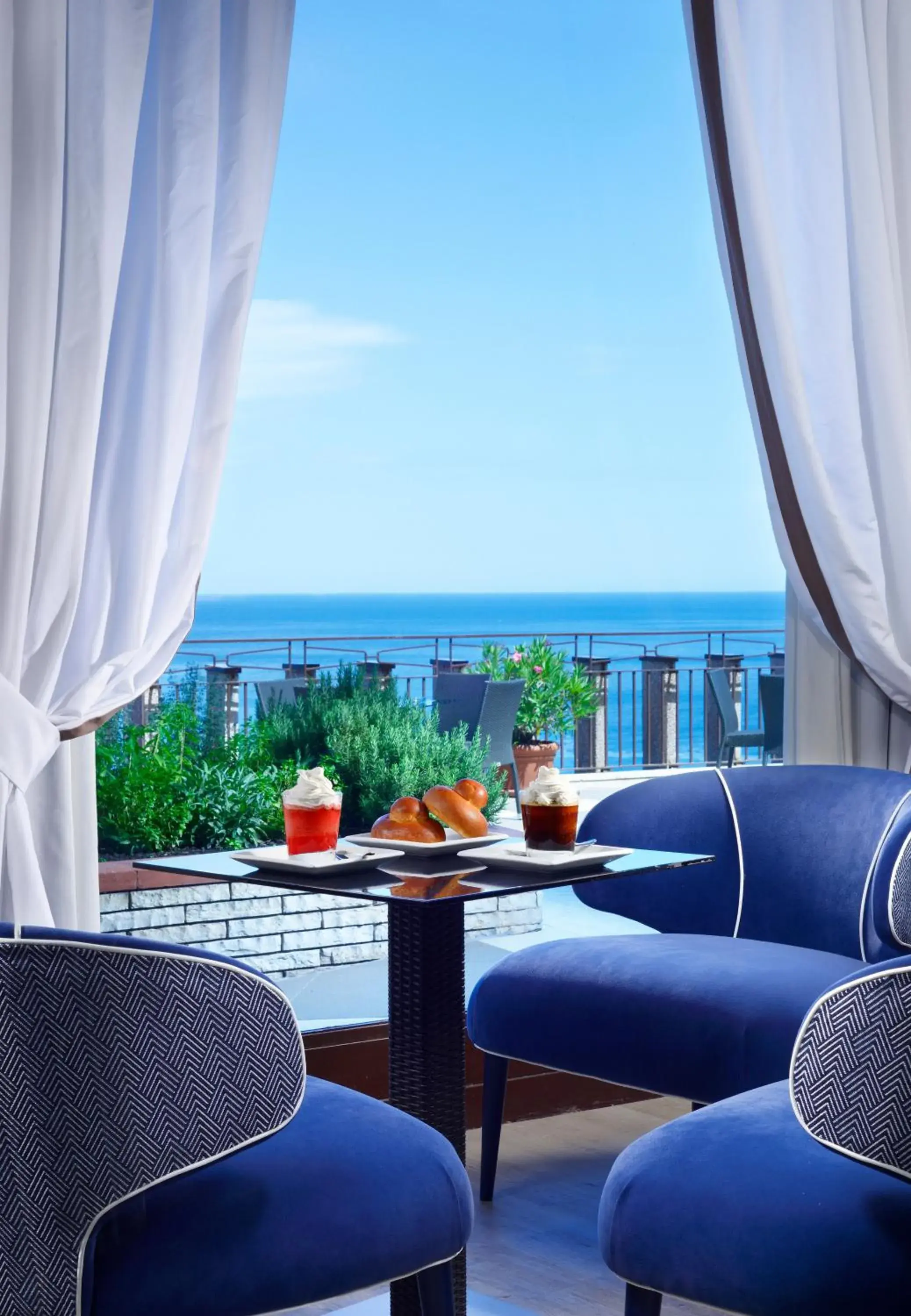 Restaurant/places to eat in UNA Hotels Capotaormina Restaurant/places to eat in UNA Hotels Capotaormina