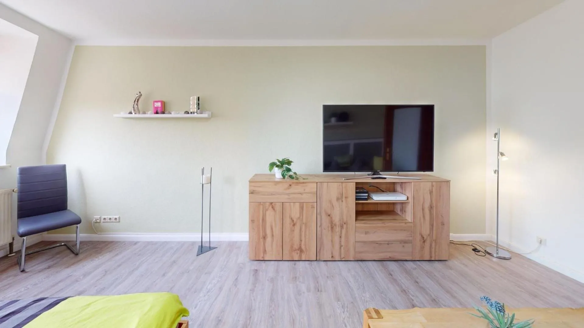 TV and multimedia in Apartments am Sund