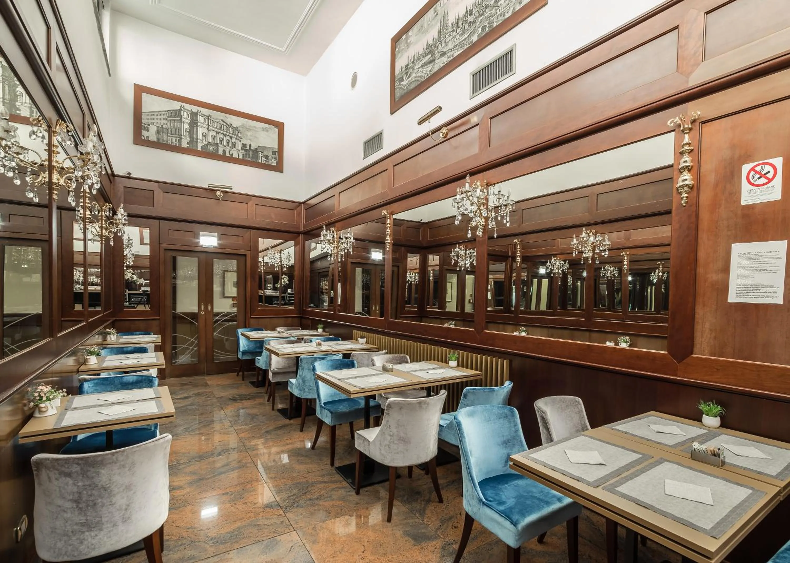 Restaurant/places to eat in Hotel Mythos