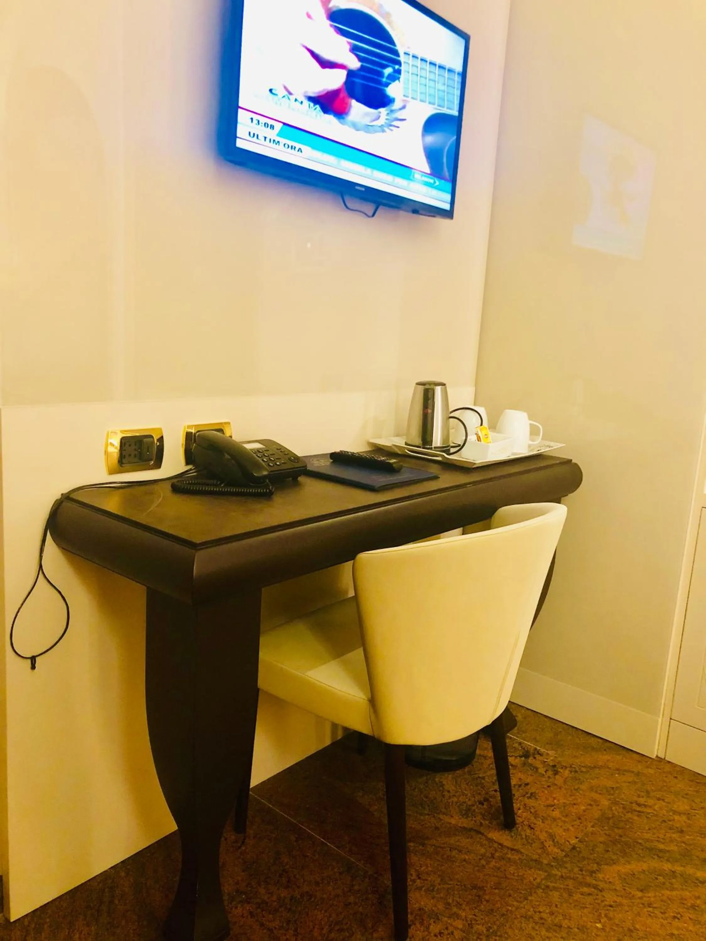 TV and multimedia in Hotel Mythos