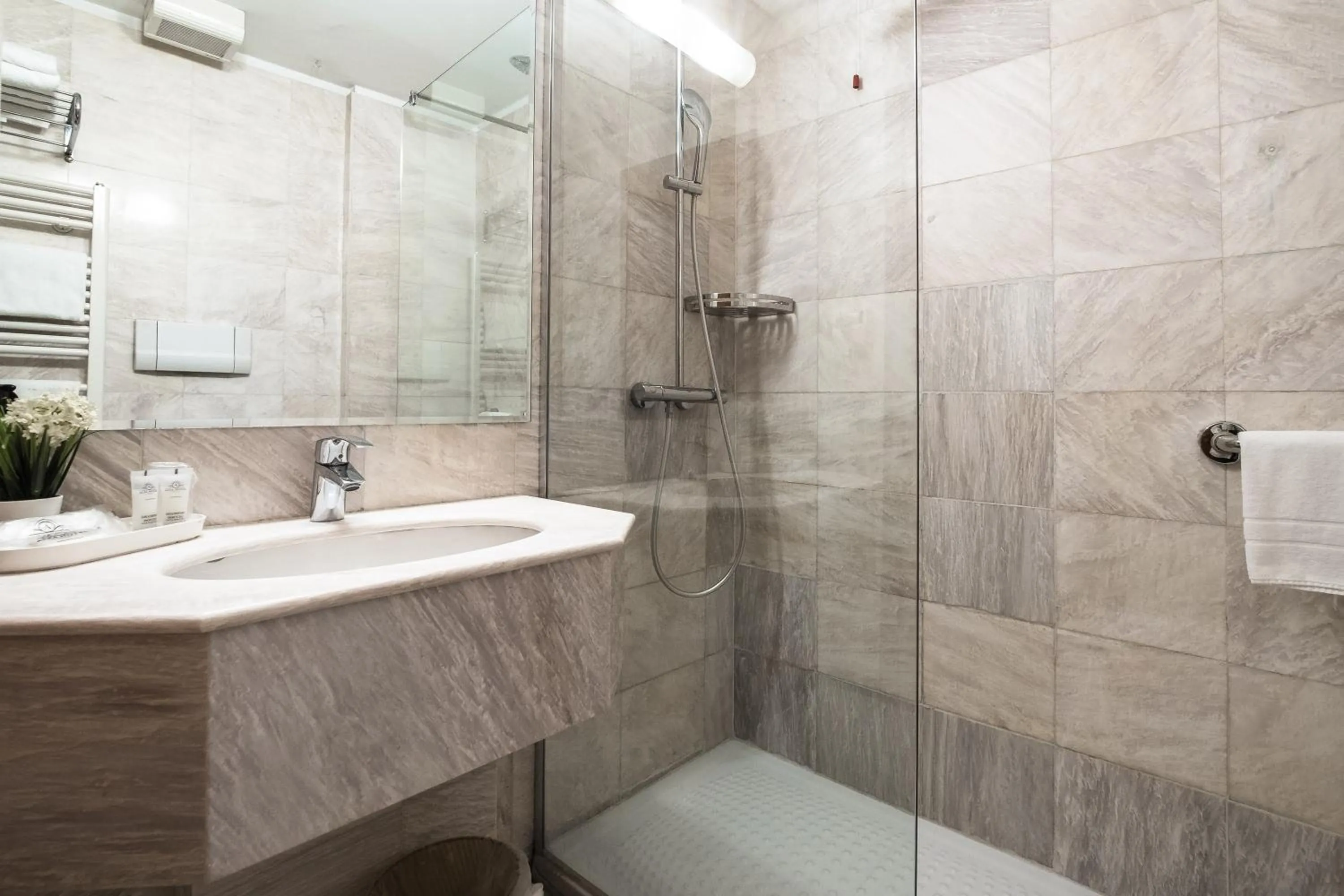 Bathroom in Hotel Mythos