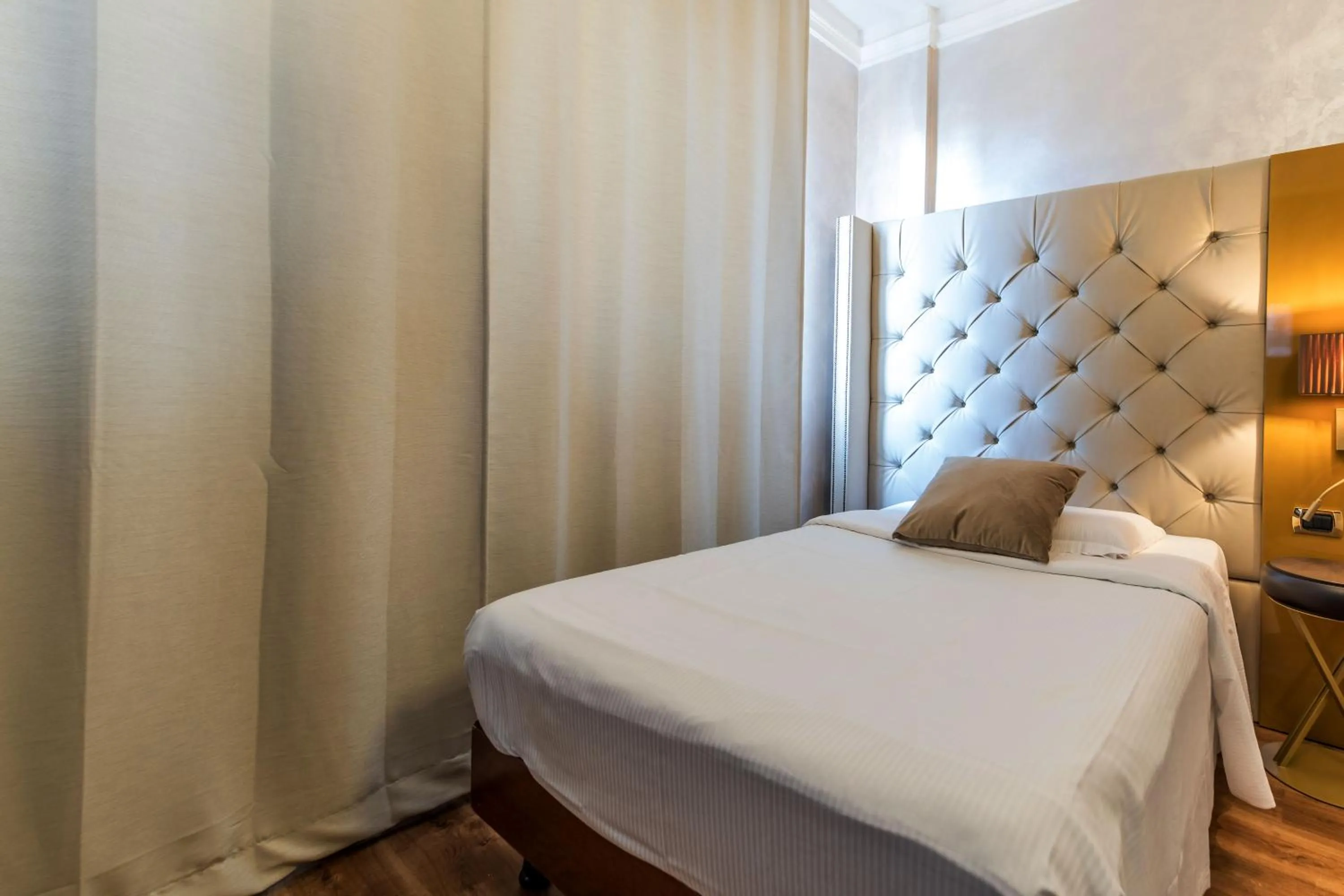 Bedroom, Bed in Hotel Mythos