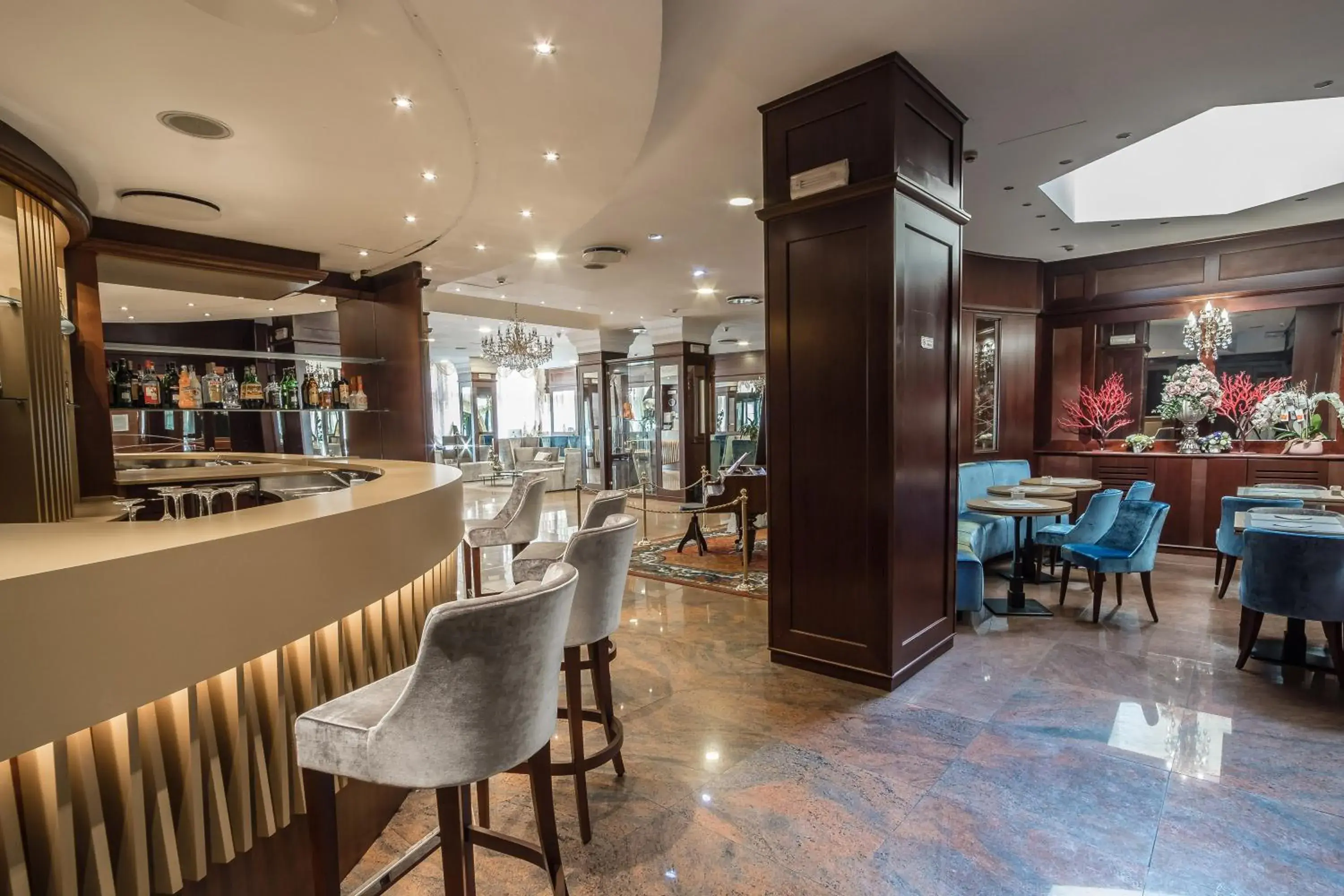 Restaurant/places to eat in Hotel Mythos Restaurant/places to eat in Hotel Mythos