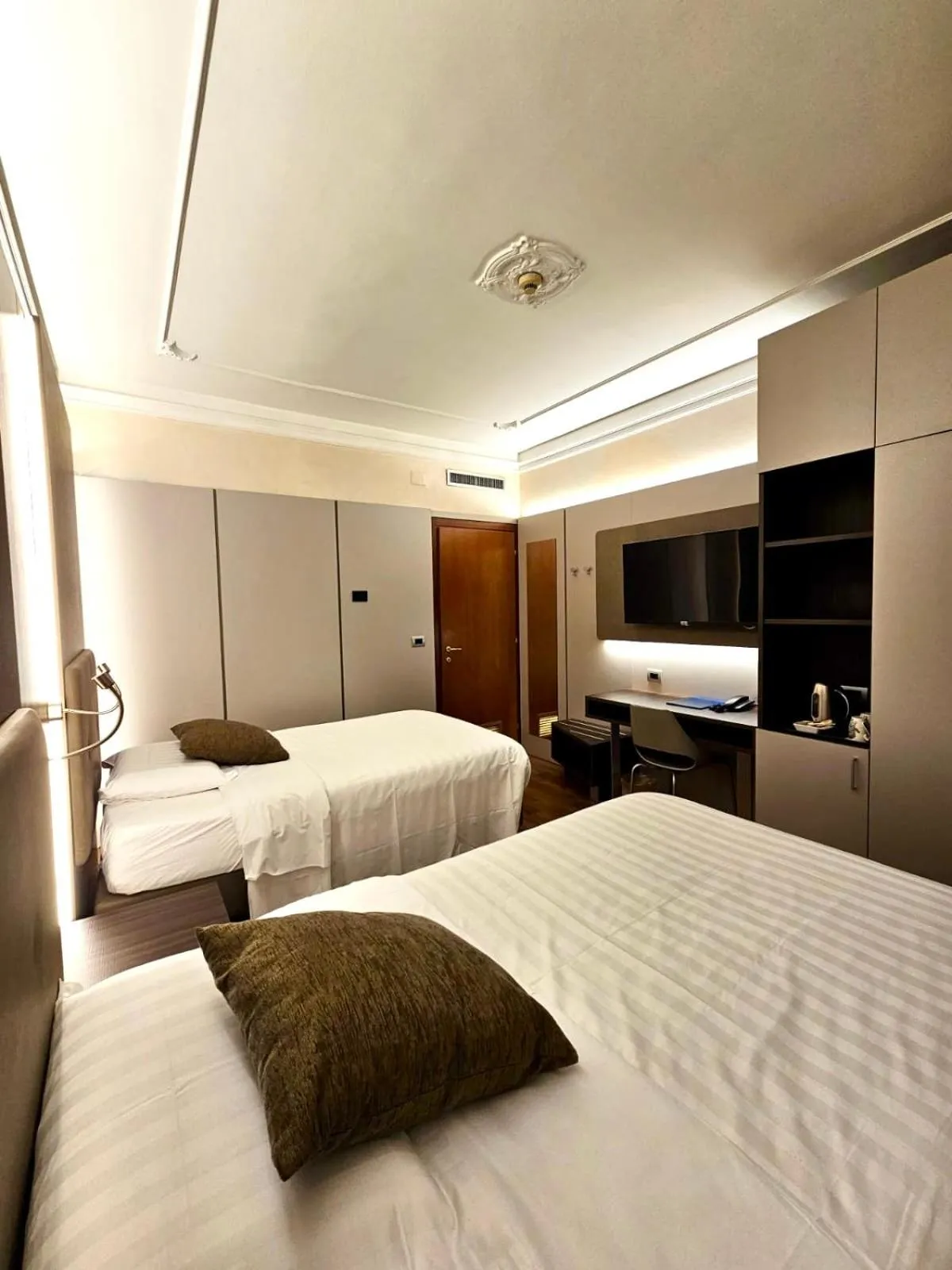 Bedroom, Bed in Hotel Mythos