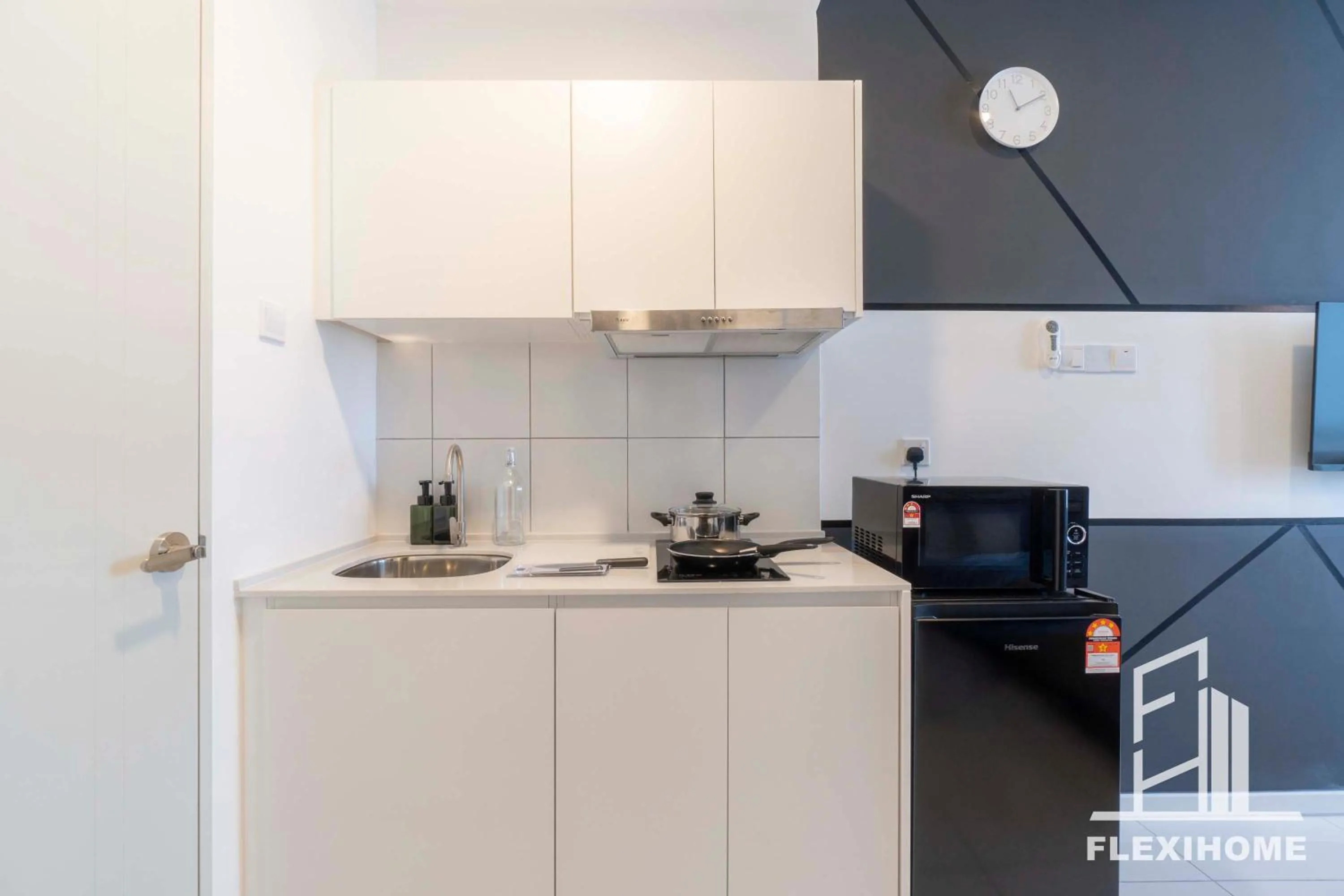 Kitchen or kitchenette in KLIA-KLIA 2, Comfy Studio, Horizon Suites Sepang-Dengkil by Flexihome-MY