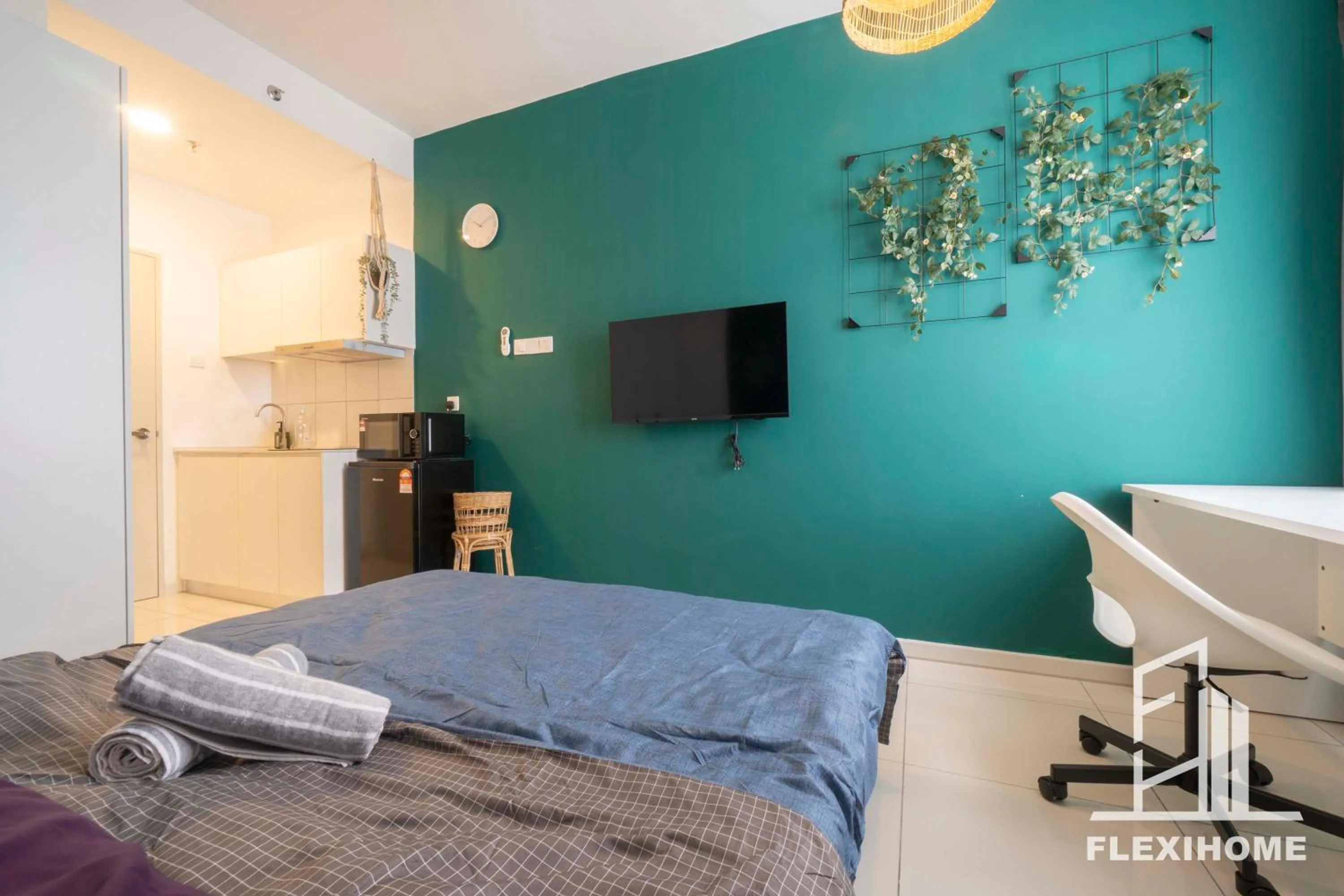 Bed in KLIA-KLIA 2, Comfy Studio, Horizon Suites Sepang-Dengkil by Flexihome-MY