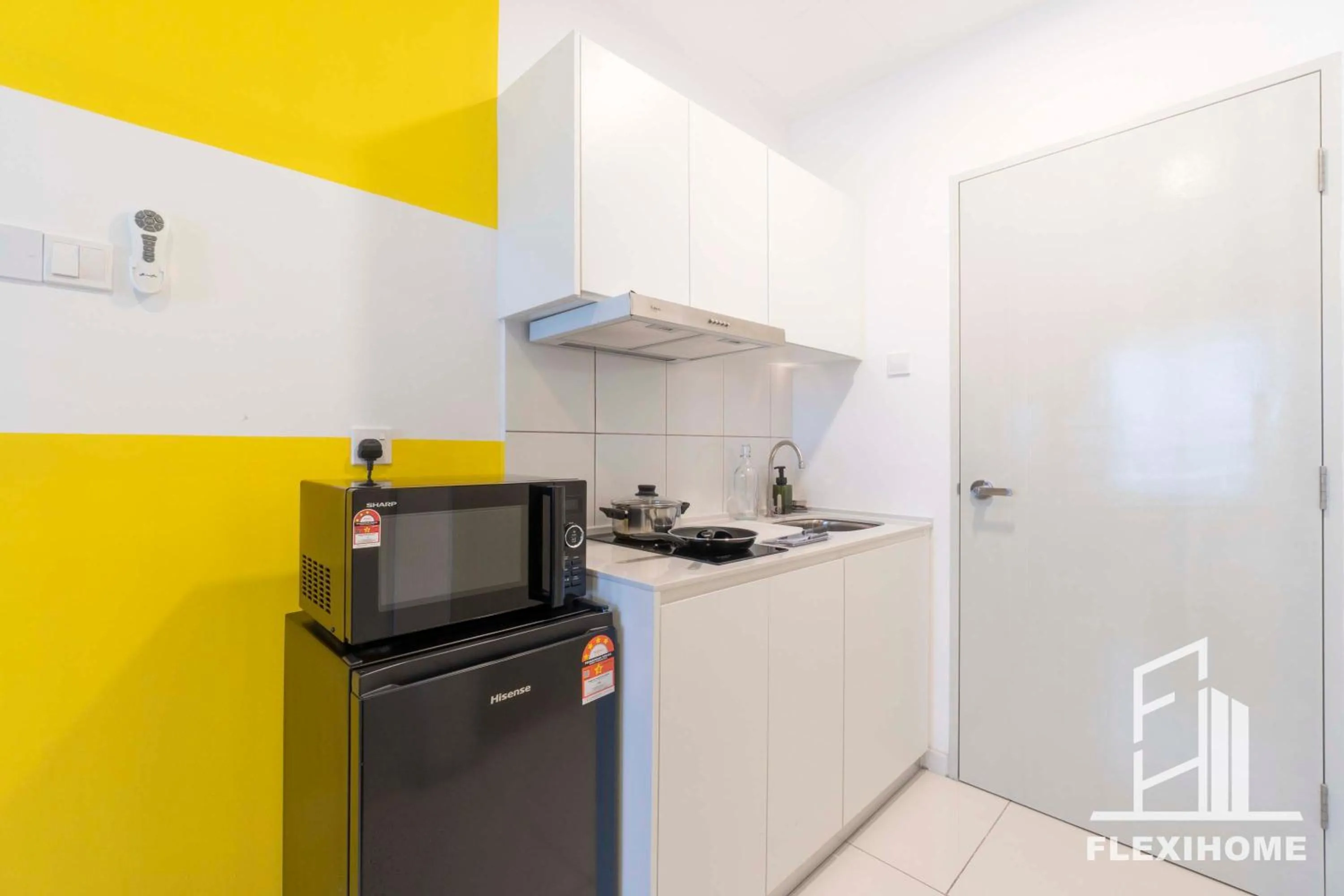 Kitchen or kitchenette in KLIA-KLIA 2, Comfy Studio, Horizon Suites Sepang-Dengkil by Flexihome-MY