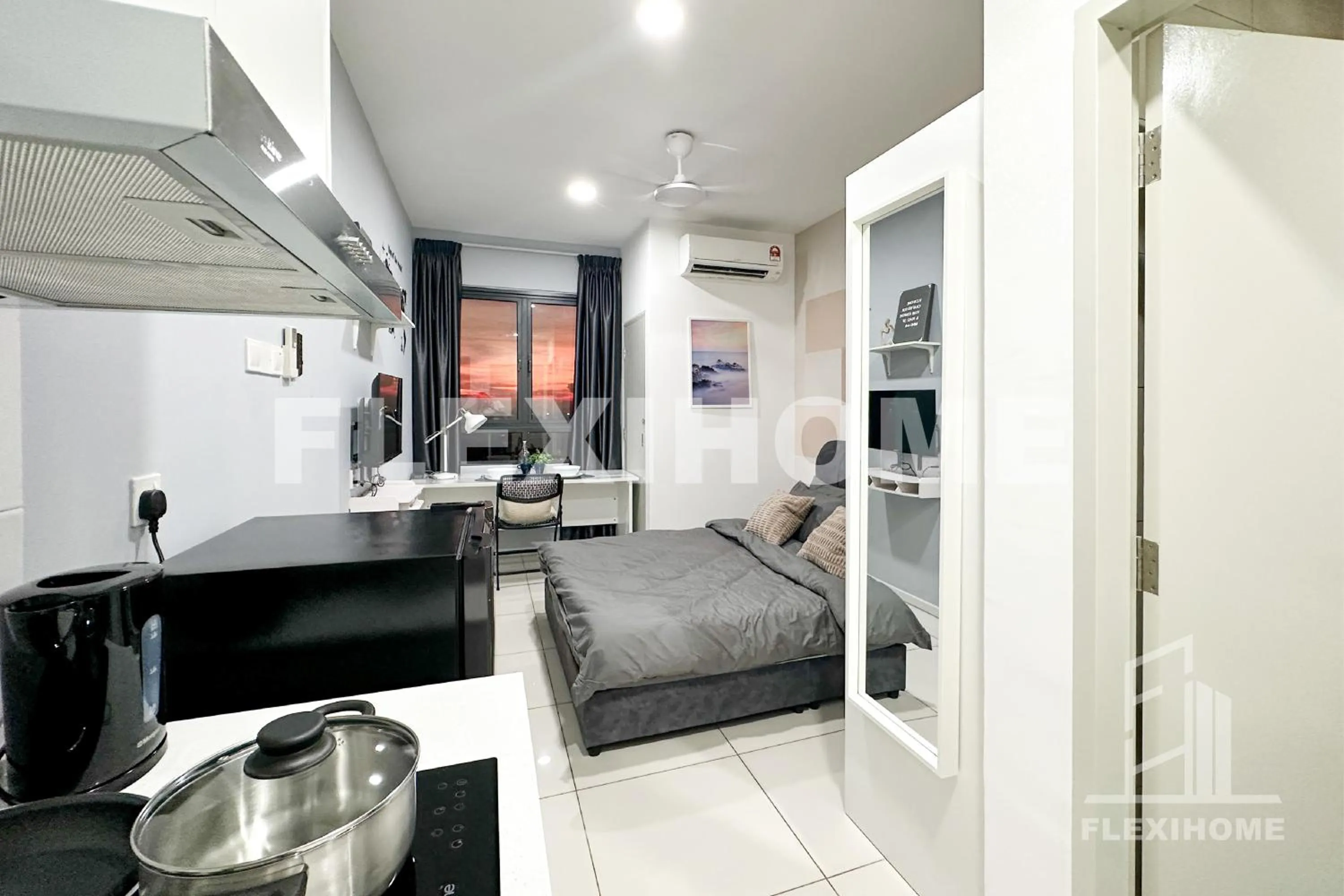 Photo of the whole room in KLIA-KLIA 2, Comfy Studio, Horizon Suites Sepang-Dengkil by Flexihome-MY