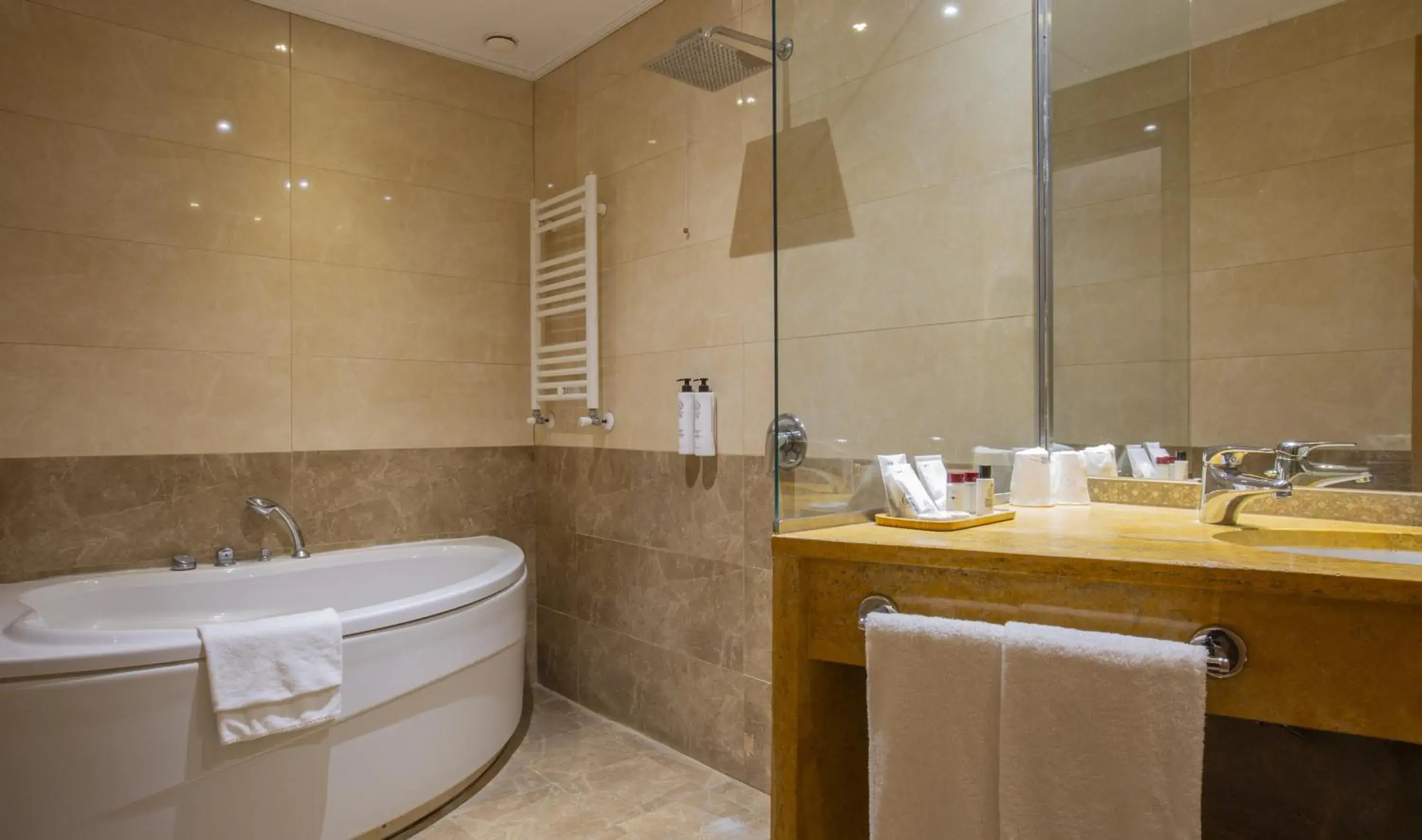 Quadruple Room in Poli Hotel Quadruple Room in Poli Hotel