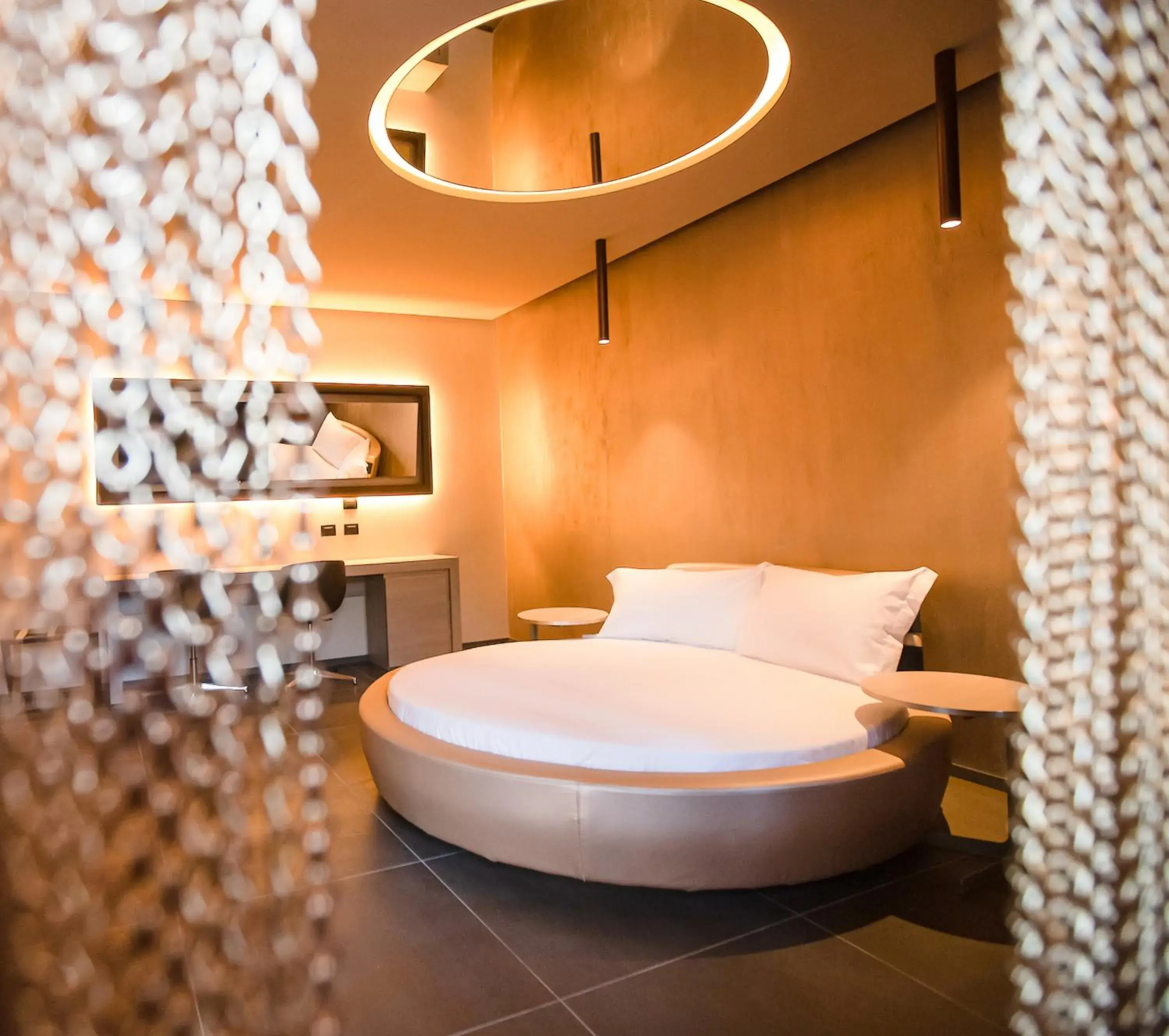 Queen Suite - single occupancy in Motel Hotel Charlie Queen Suite - single occupancy in Motel Hotel Charlie