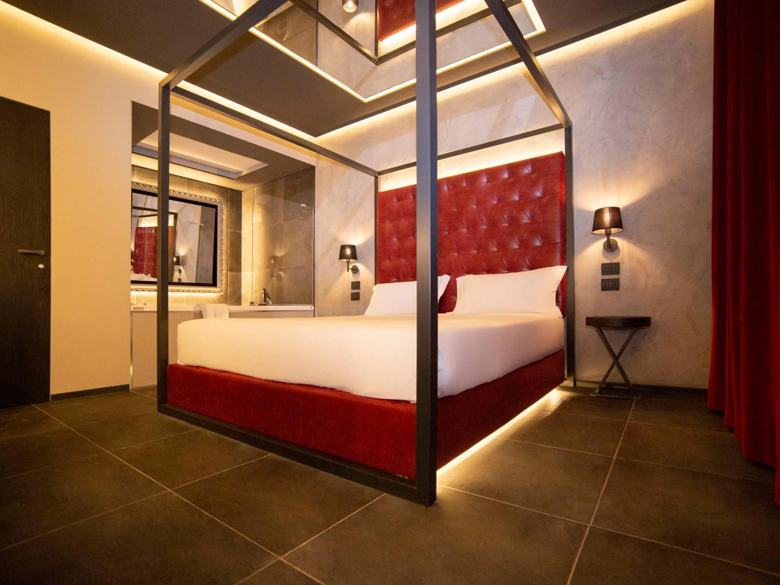 Bed in Motel Hotel Charlie