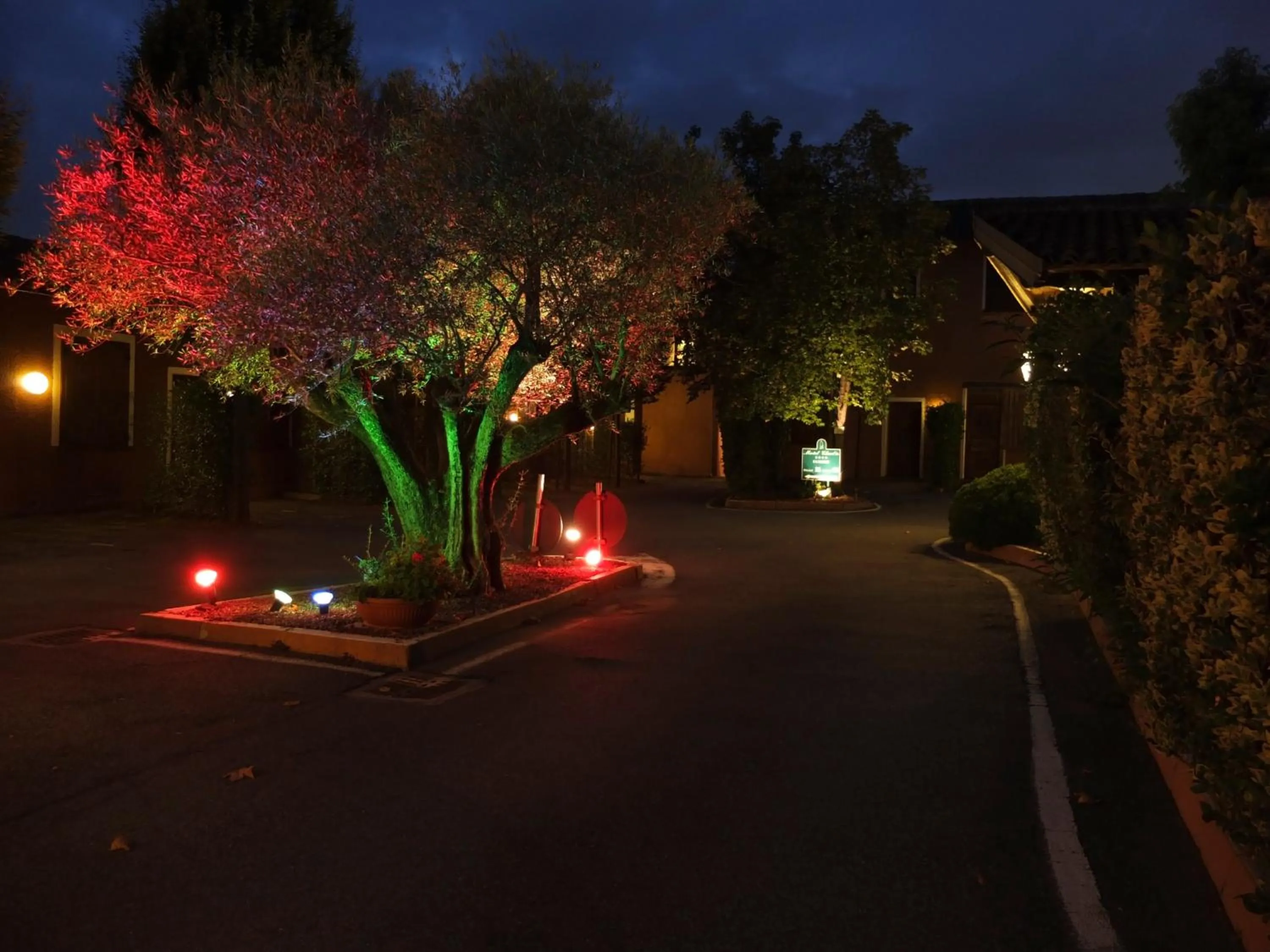 Night in Motel Hotel Charlie