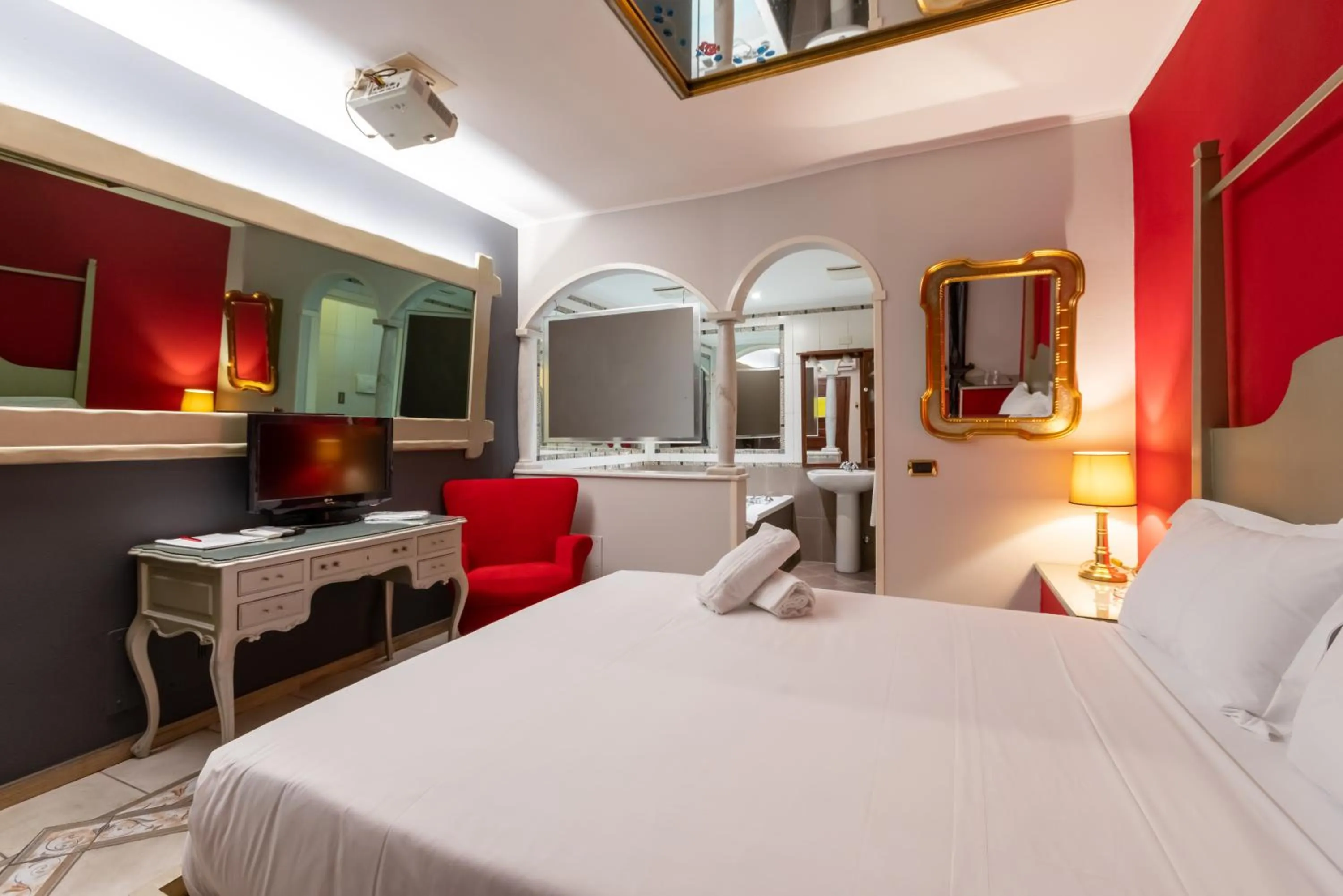 Bed in Motel Hotel Charlie