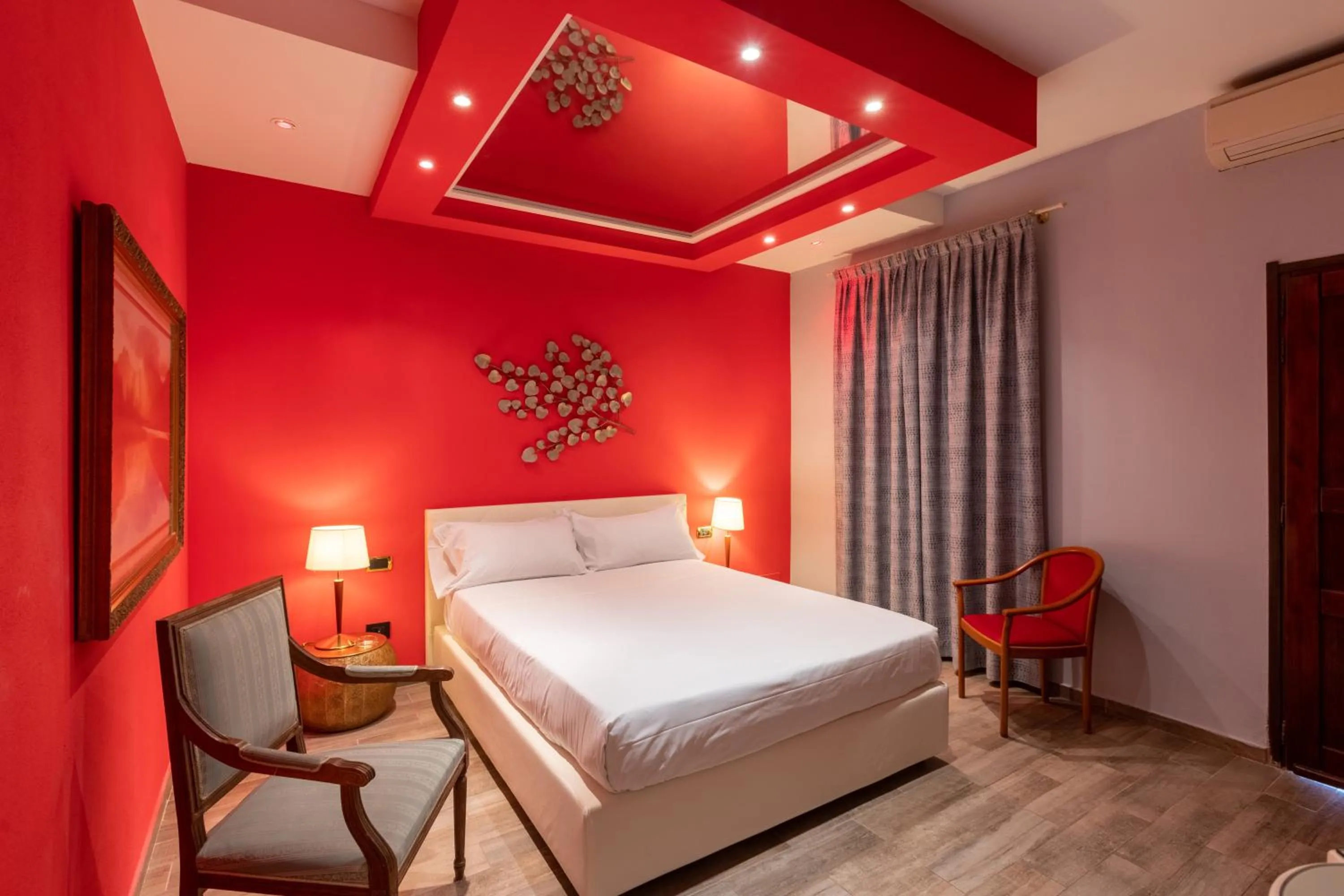 Bed in Motel Hotel Charlie