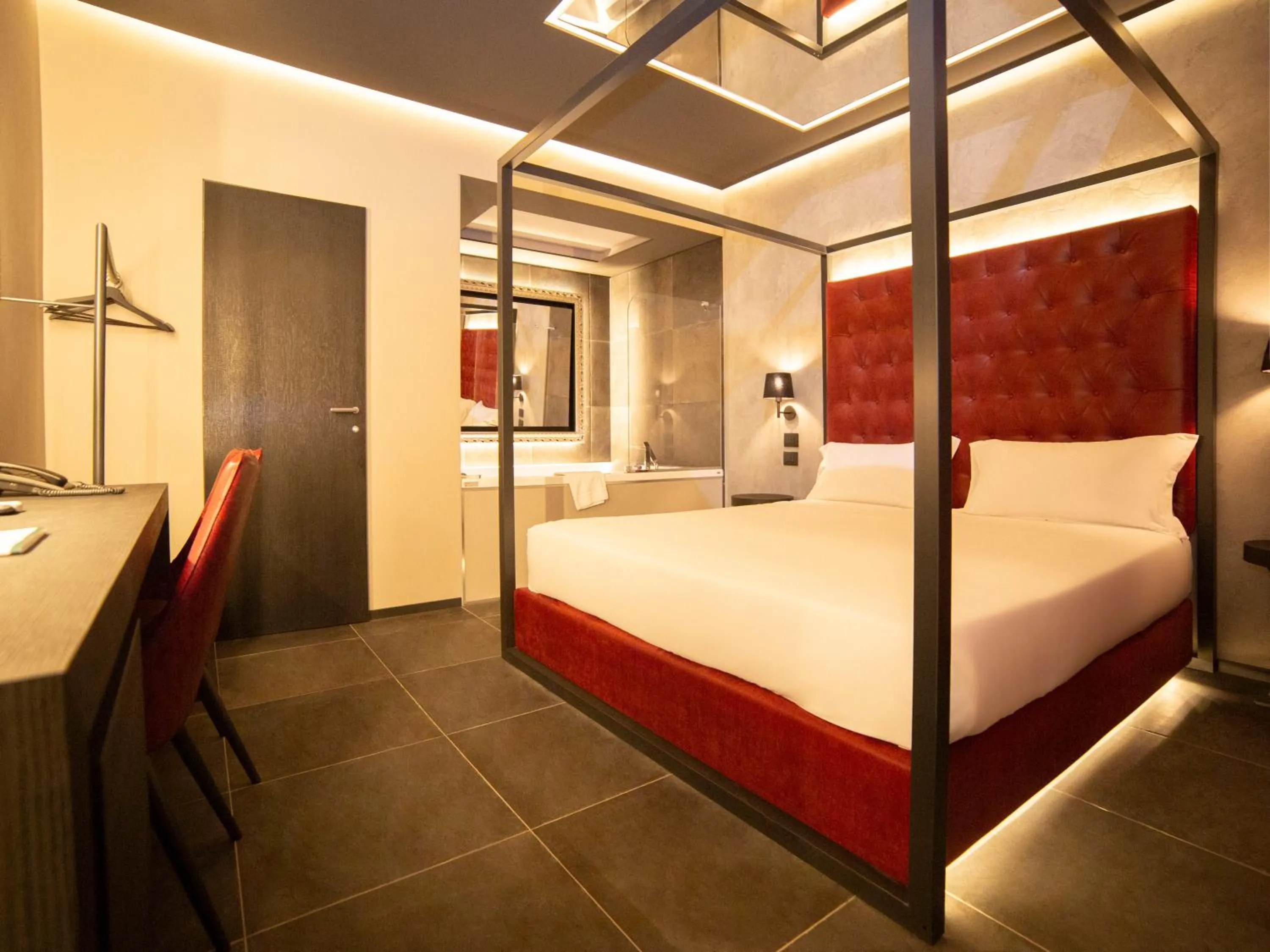 Bed in Motel Hotel Charlie