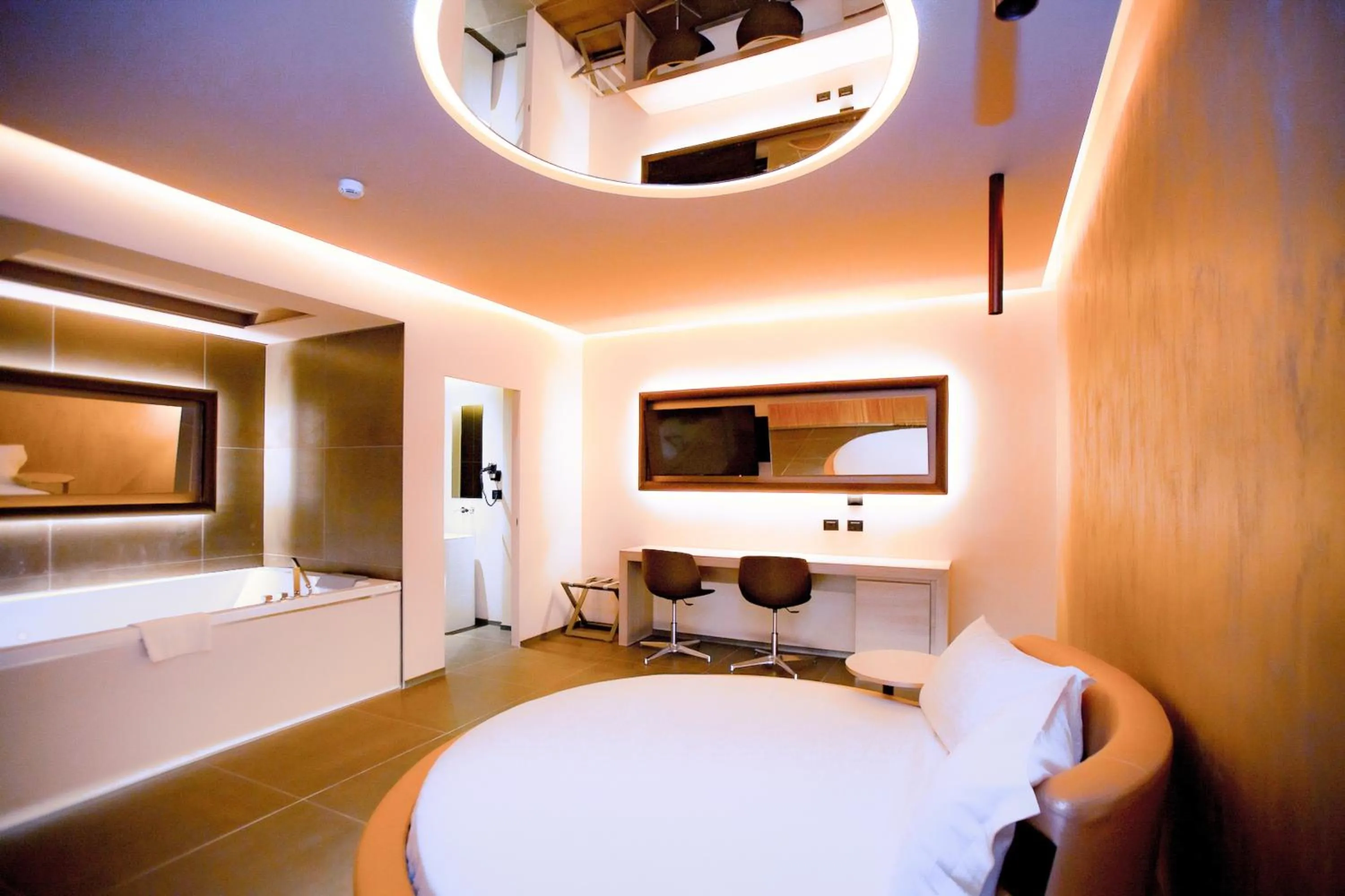 Bed in Motel Hotel Charlie