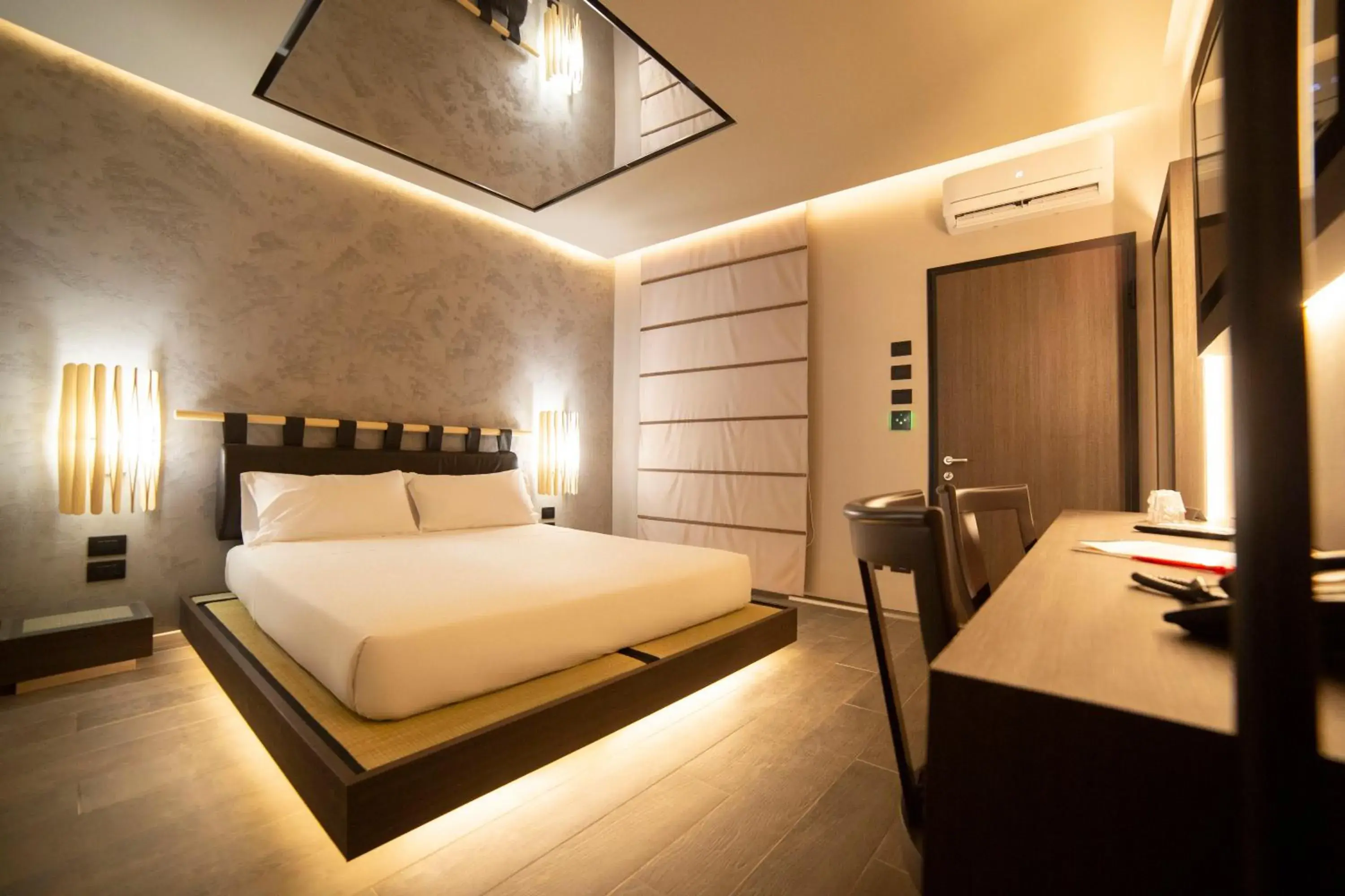 Standard Queen Room - single occupancy in Motel Hotel Charlie Standard Queen Room - single occupancy in Motel Hotel Charlie