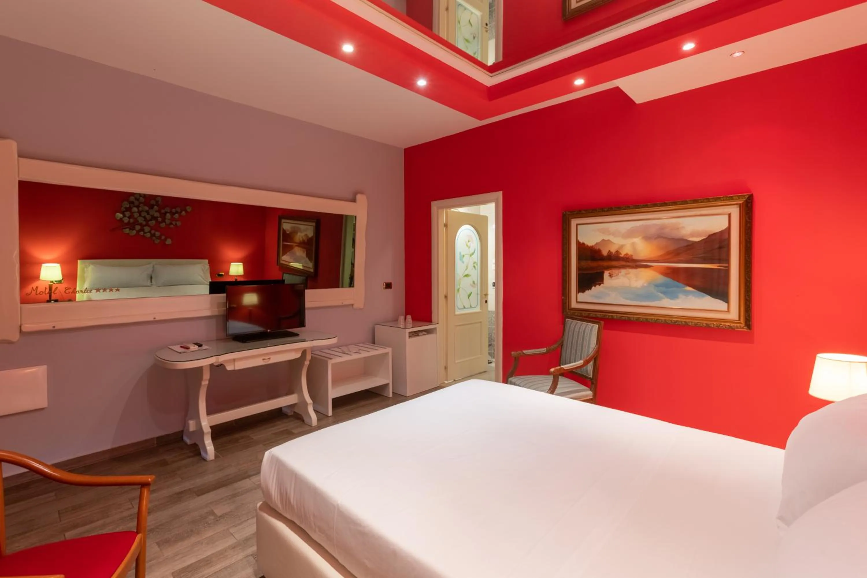 Bed in Motel Hotel Charlie