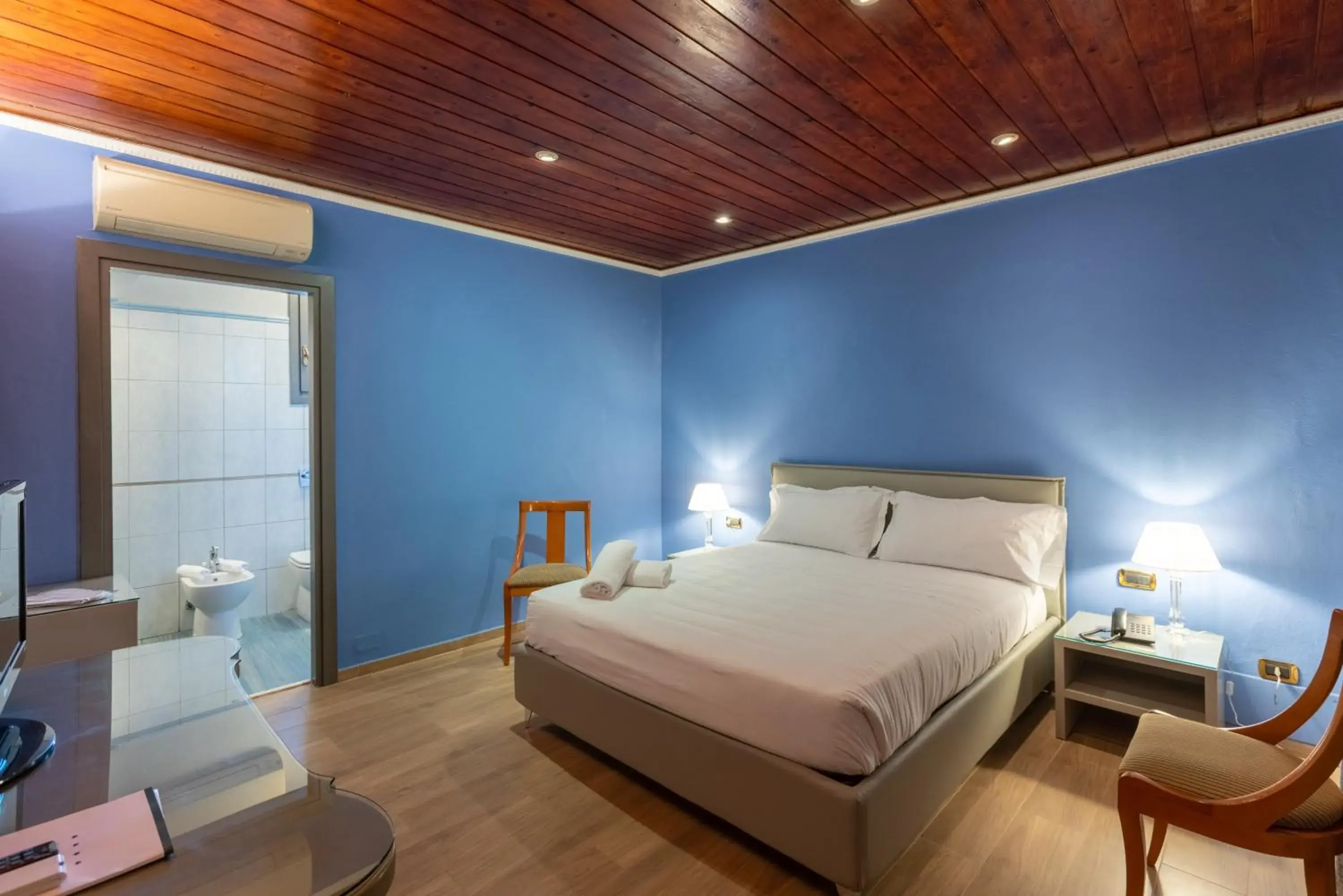 Standard Double Room - single occupancy in Motel Hotel Charlie Standard Double Room - single occupancy in Motel Hotel Charlie