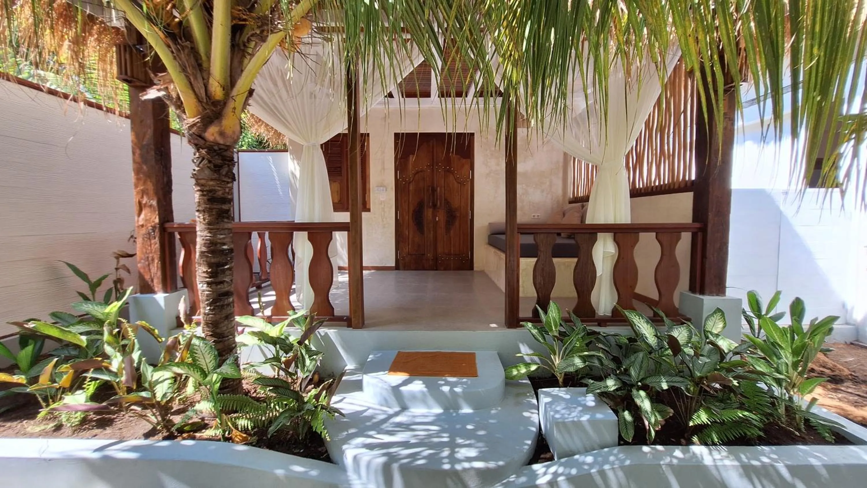 Deluxe Bungalow with Garden View in Gili Lumbung Bungalow