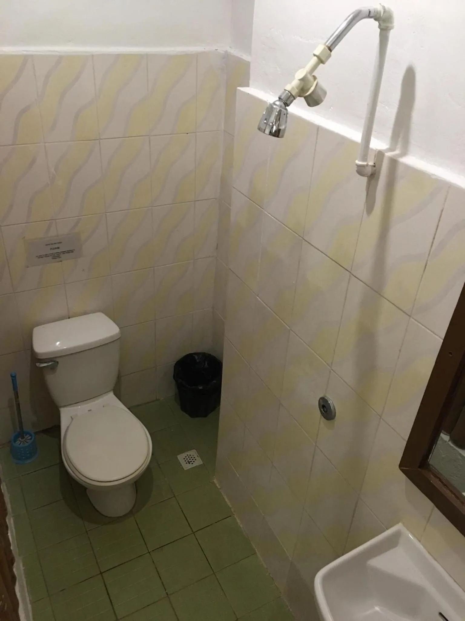 Bathroom in Tori's Backpacker's Paradise