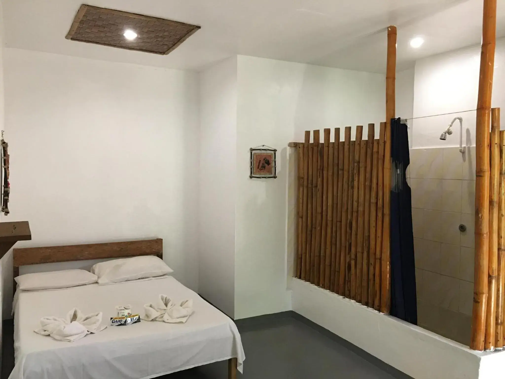 Bedroom, Bed in Tori's Backpacker's Paradise Bedroom, Bed in Tori's Backpacker's Paradise