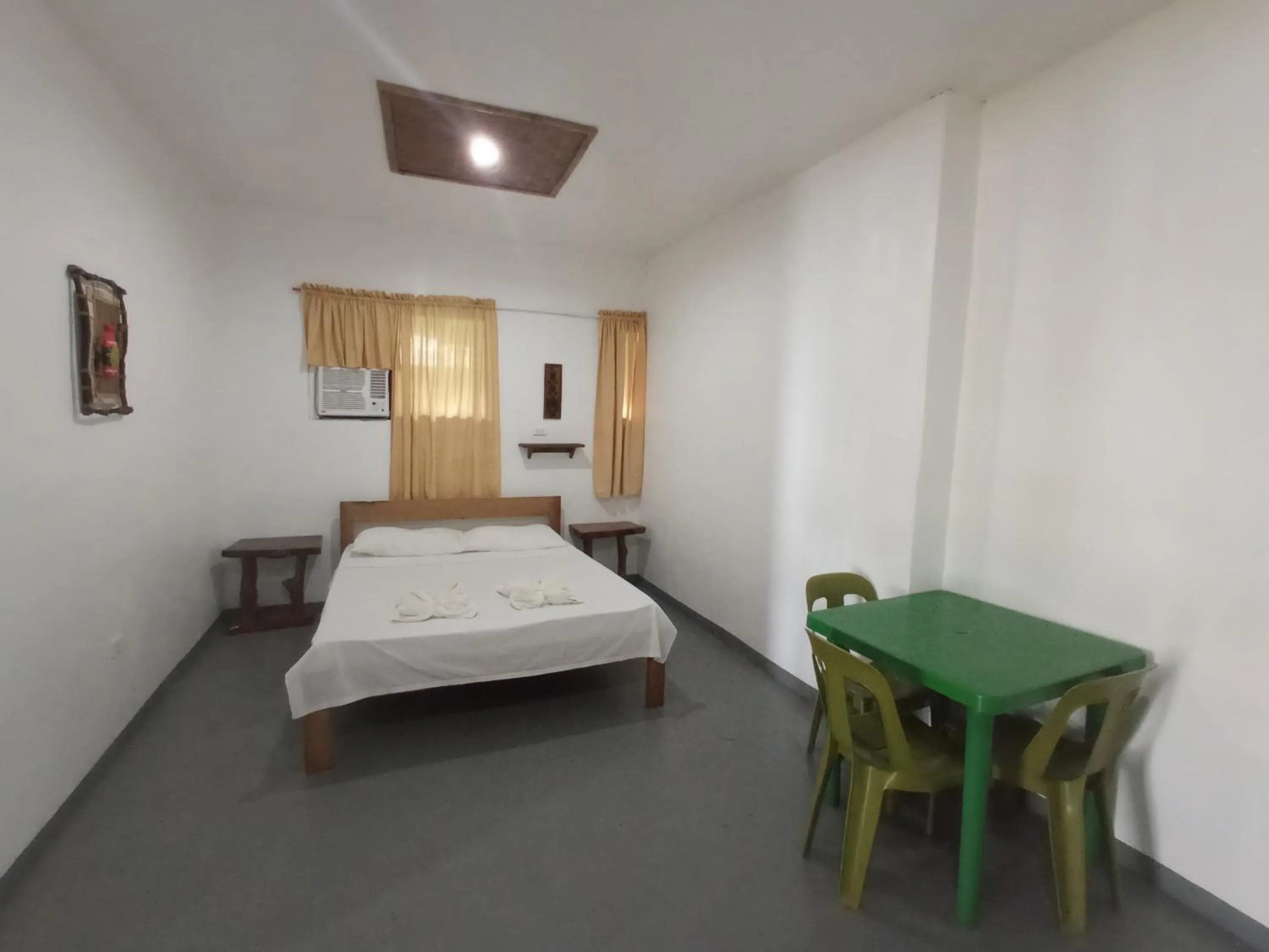 Bedroom, Bed in Tori's Backpacker's Paradise