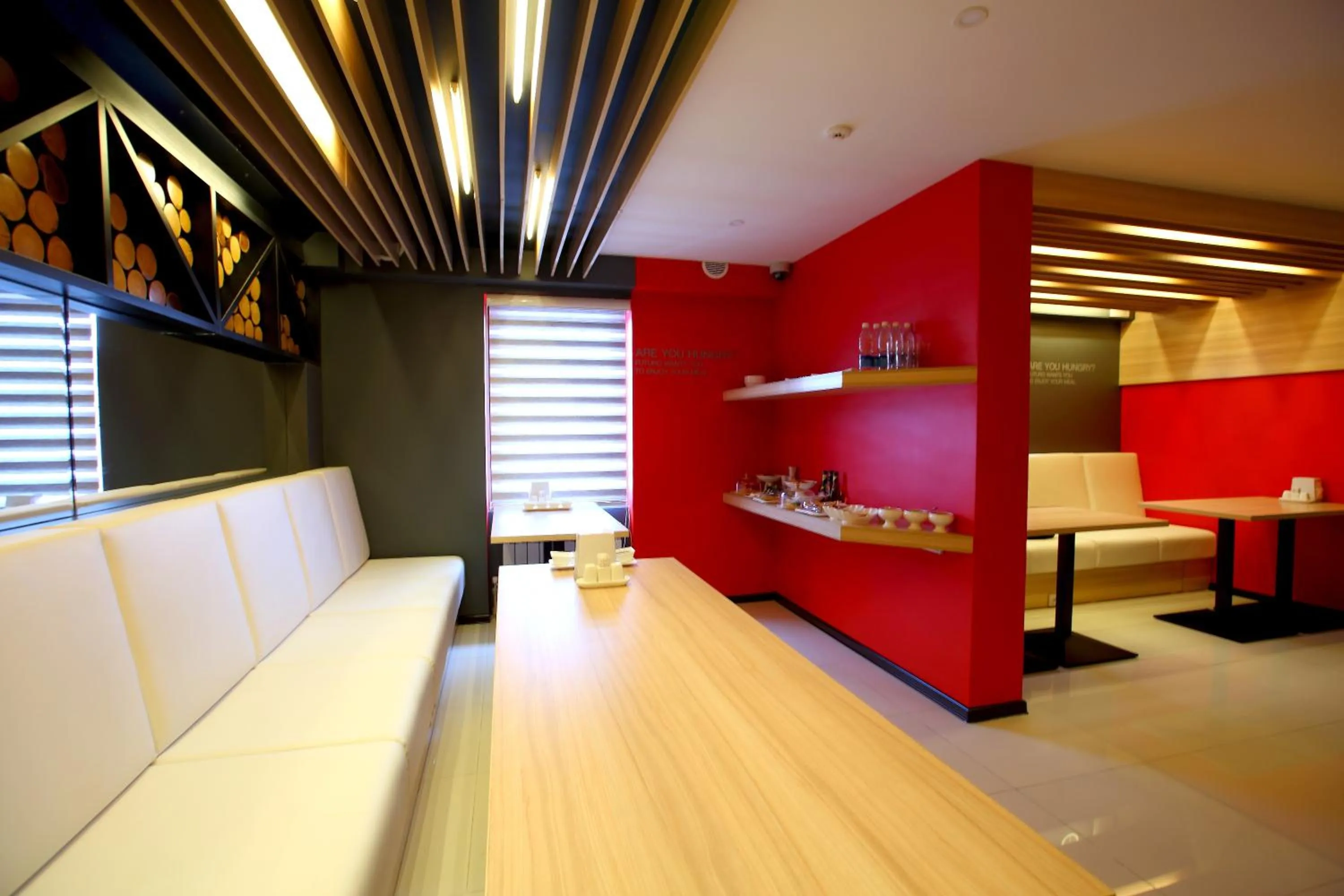 Restaurant/places to eat in Futuro Hotel Bishkek