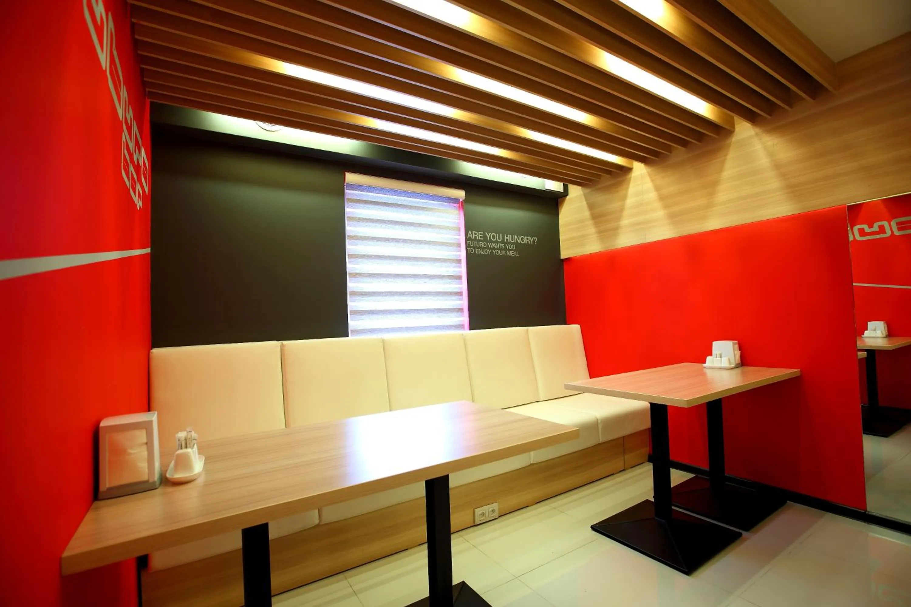 Restaurant/places to eat in Futuro Hotel Bishkek