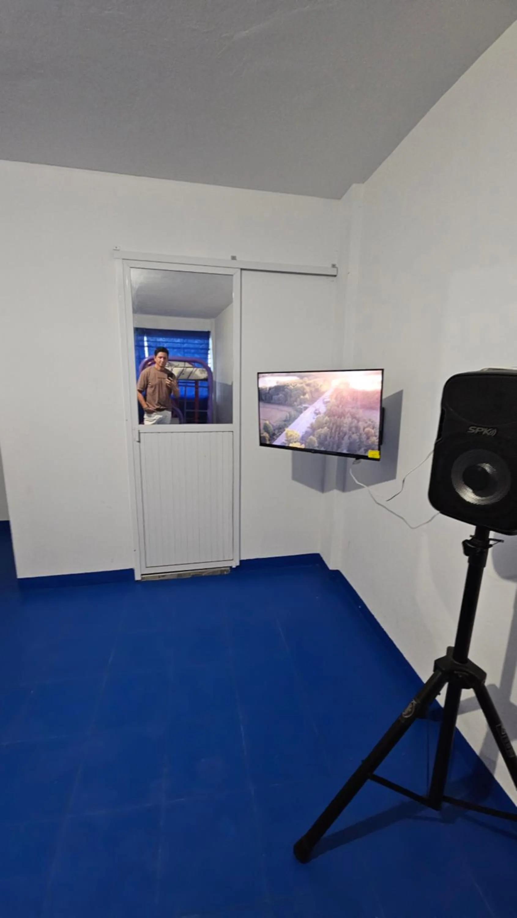 TV and multimedia in Mom's house Colombia