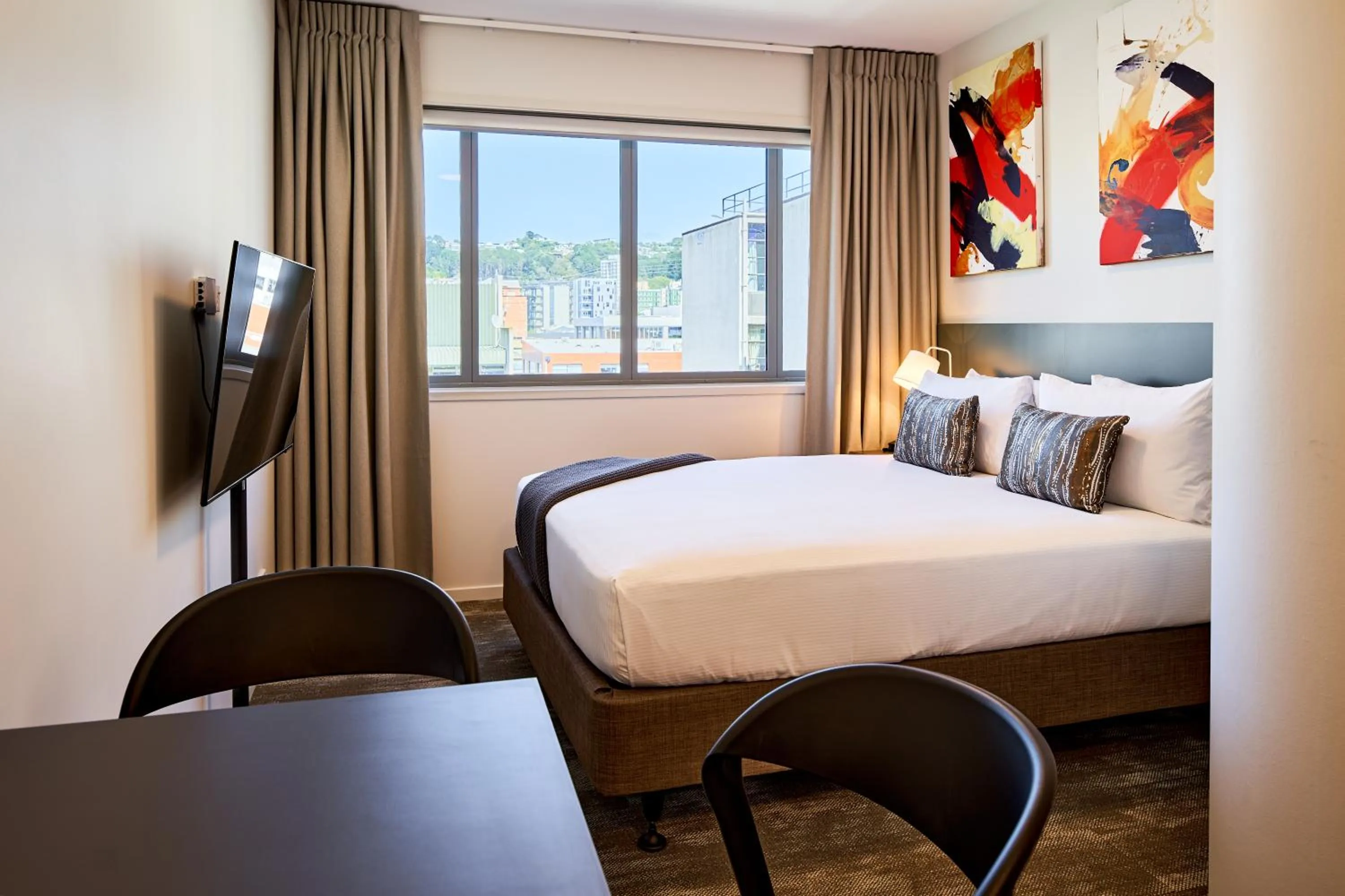 Bed in Sojourn Apartment Hotel - Ghuznee