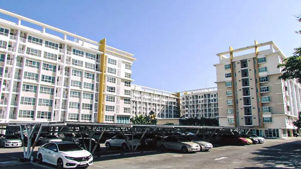 Property building in Jpark Residences at Thammasat Rangsit Property building in Jpark Residences at Thammasat Rangsit