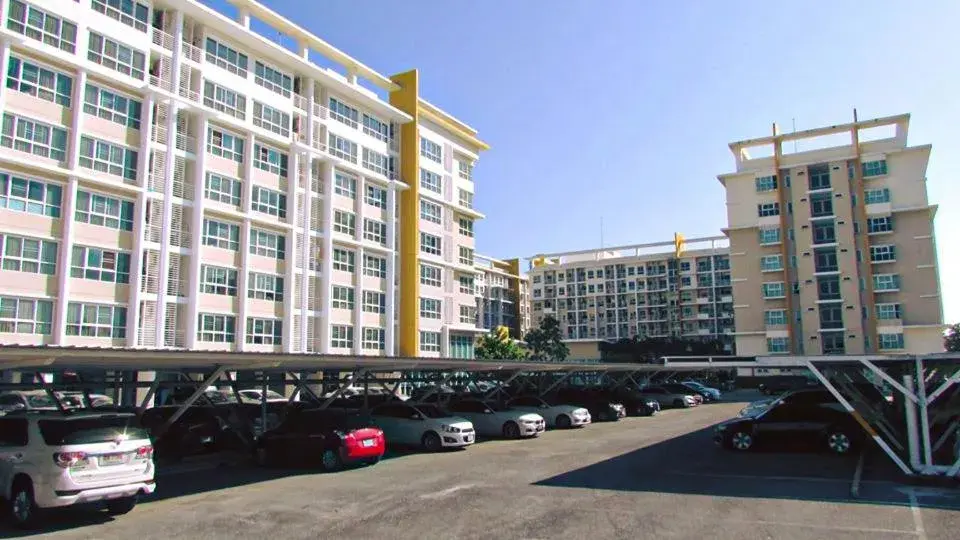 Property building in Jpark Residences at Thammasat Rangsit Property building in Jpark Residences at Thammasat Rangsit