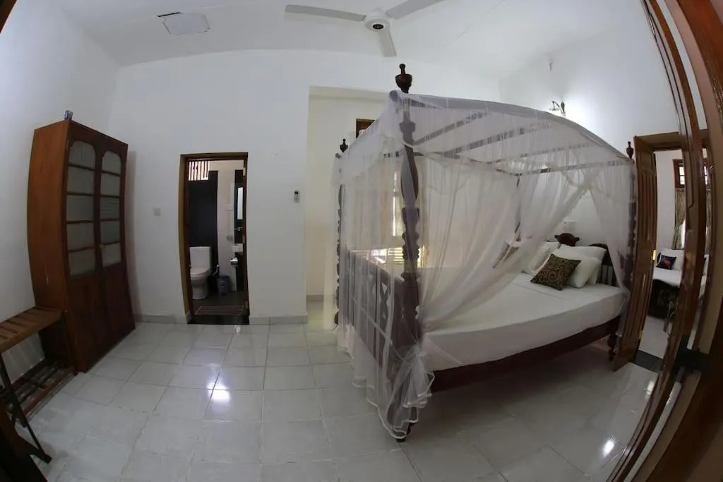 Bed in Villa 80