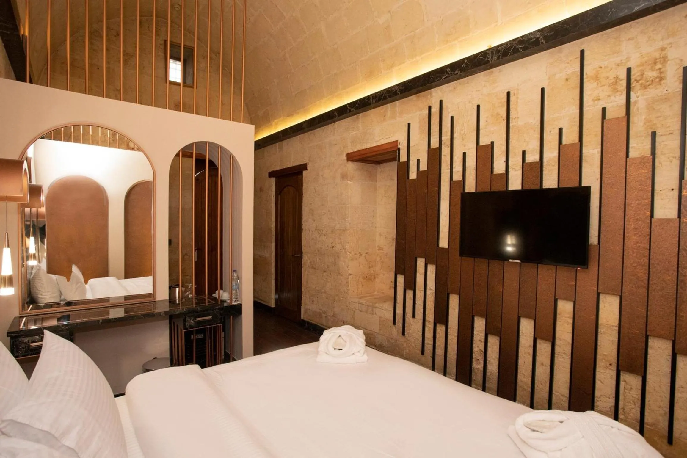 Photo of the whole room, Bed in Bayazhan Hotel ve Restaurant